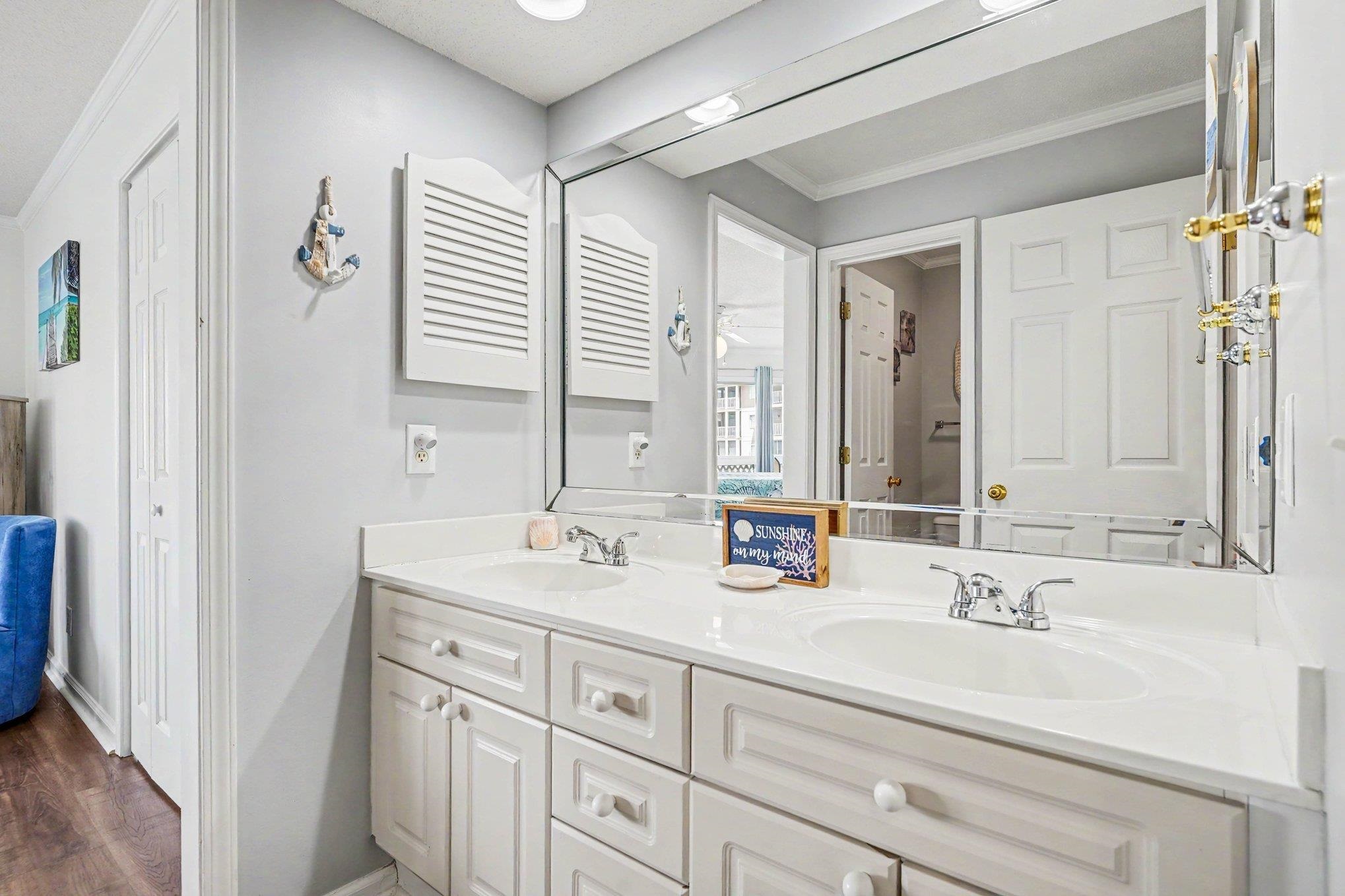 300 Shorehaven Dr. Property Photo 15