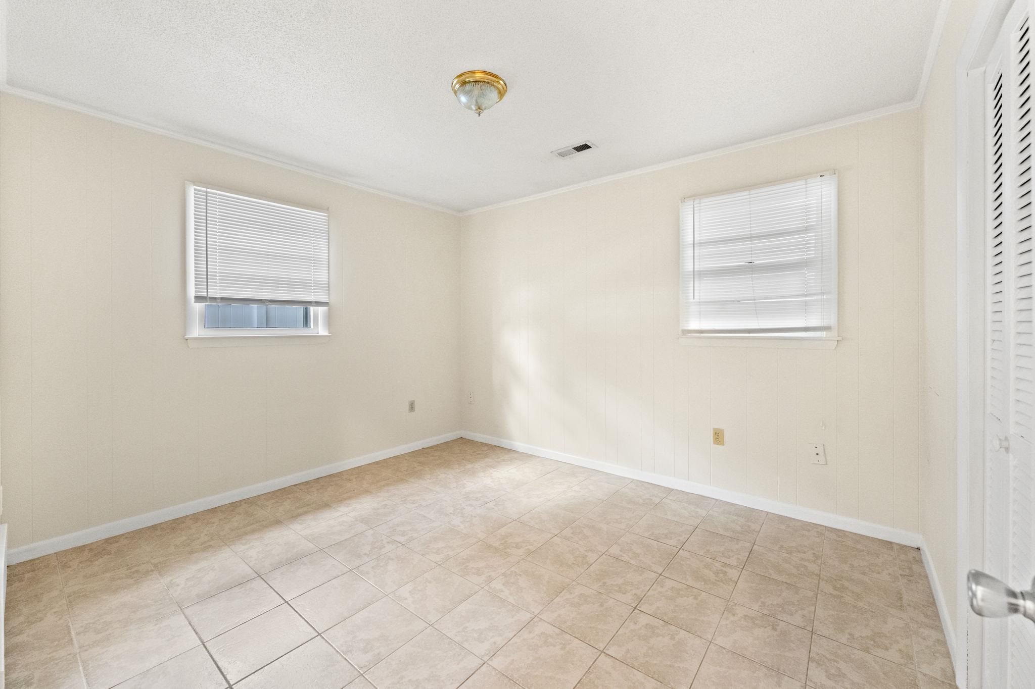 1019 Bay Rd. Property Photo 12