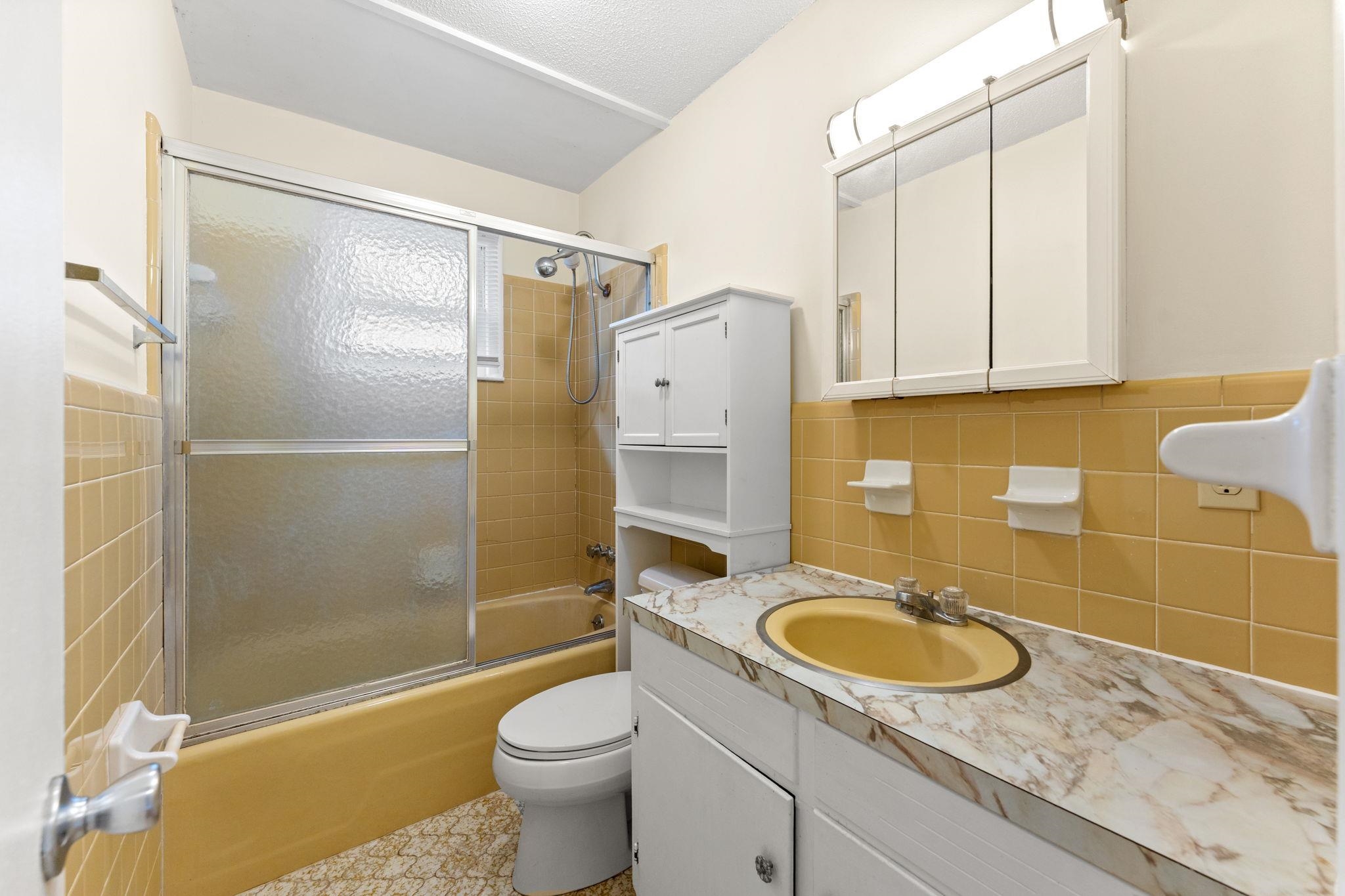 1019 Bay Rd. Property Photo 14