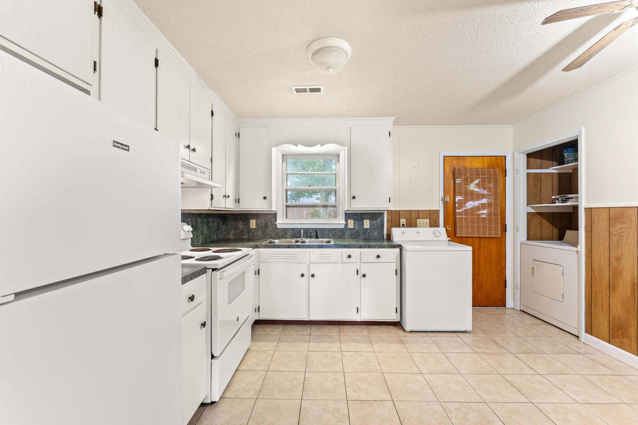 1019 Bay Rd. Property Photo 20