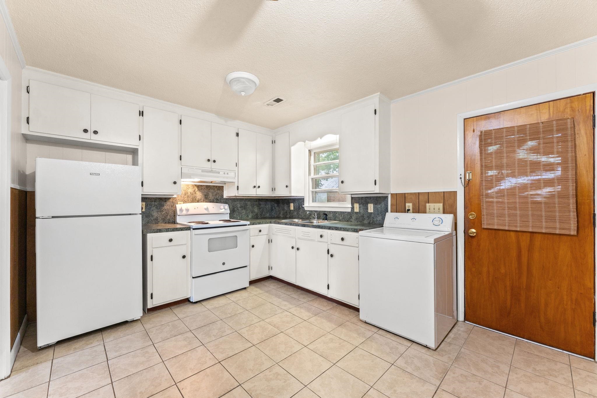 1019 Bay Rd. Property Photo 21