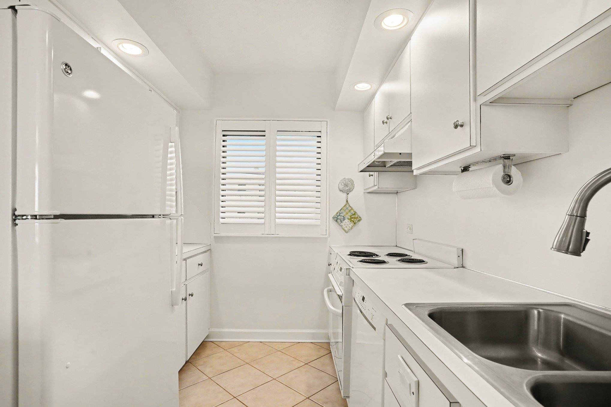 423 Parker Dr. Property Photo 14