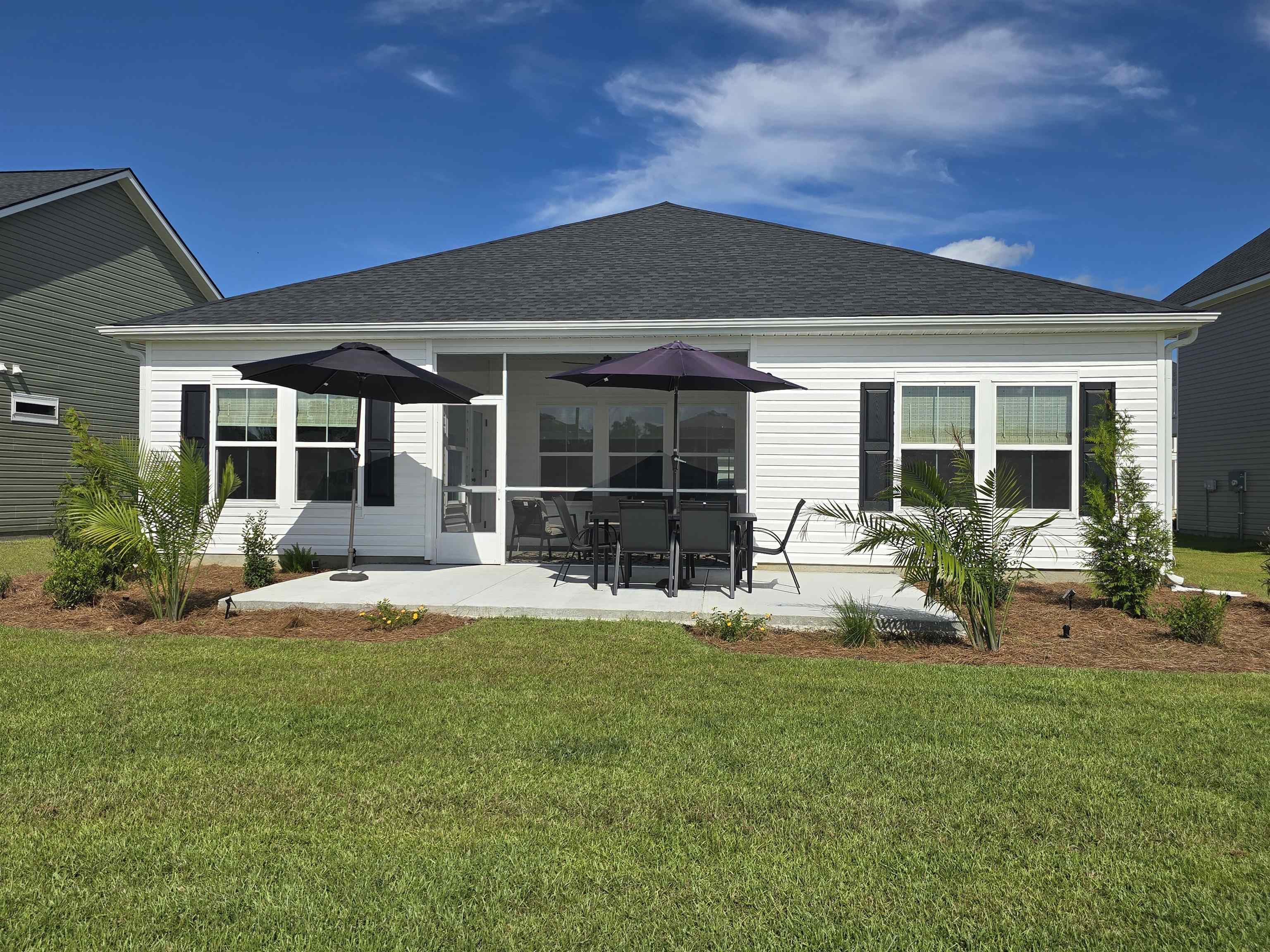 413 Sea Breeze Way Property Photo 3