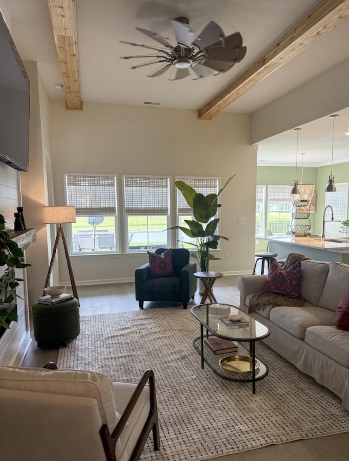 413 Sea Breeze Way Property Photo 8