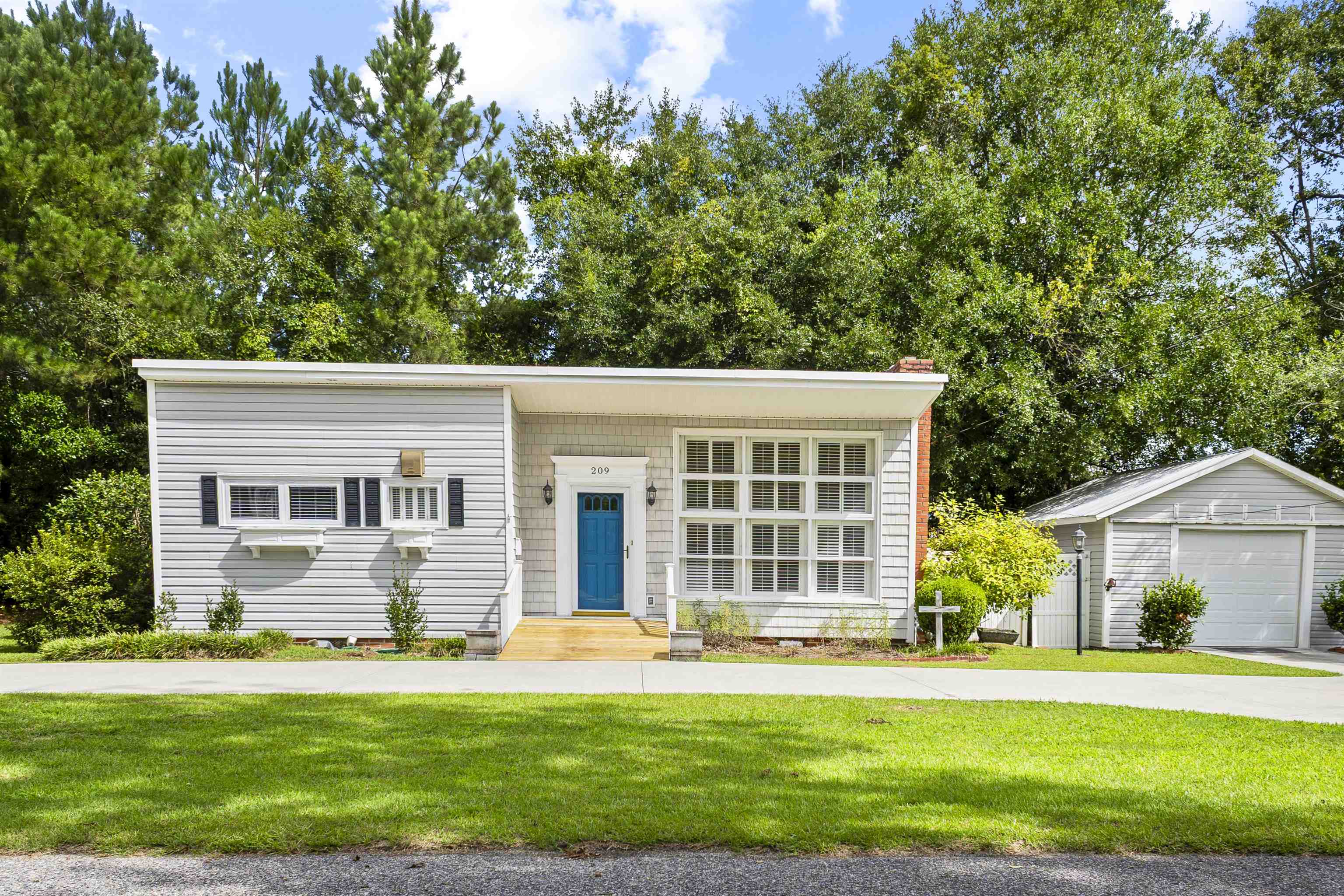 209 Melrose Ave. Property Photo 1