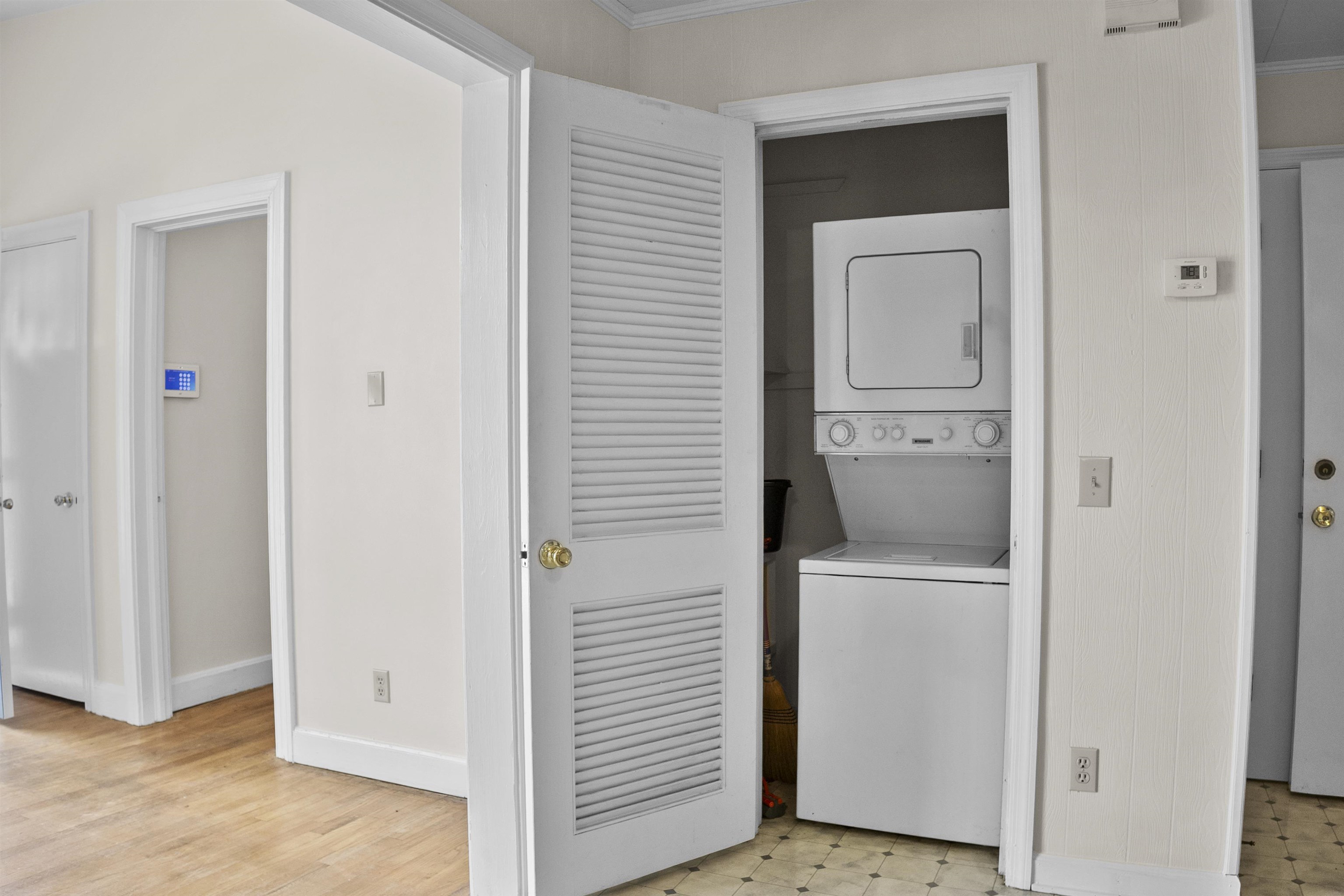 209 Melrose Ave. Property Photo 10