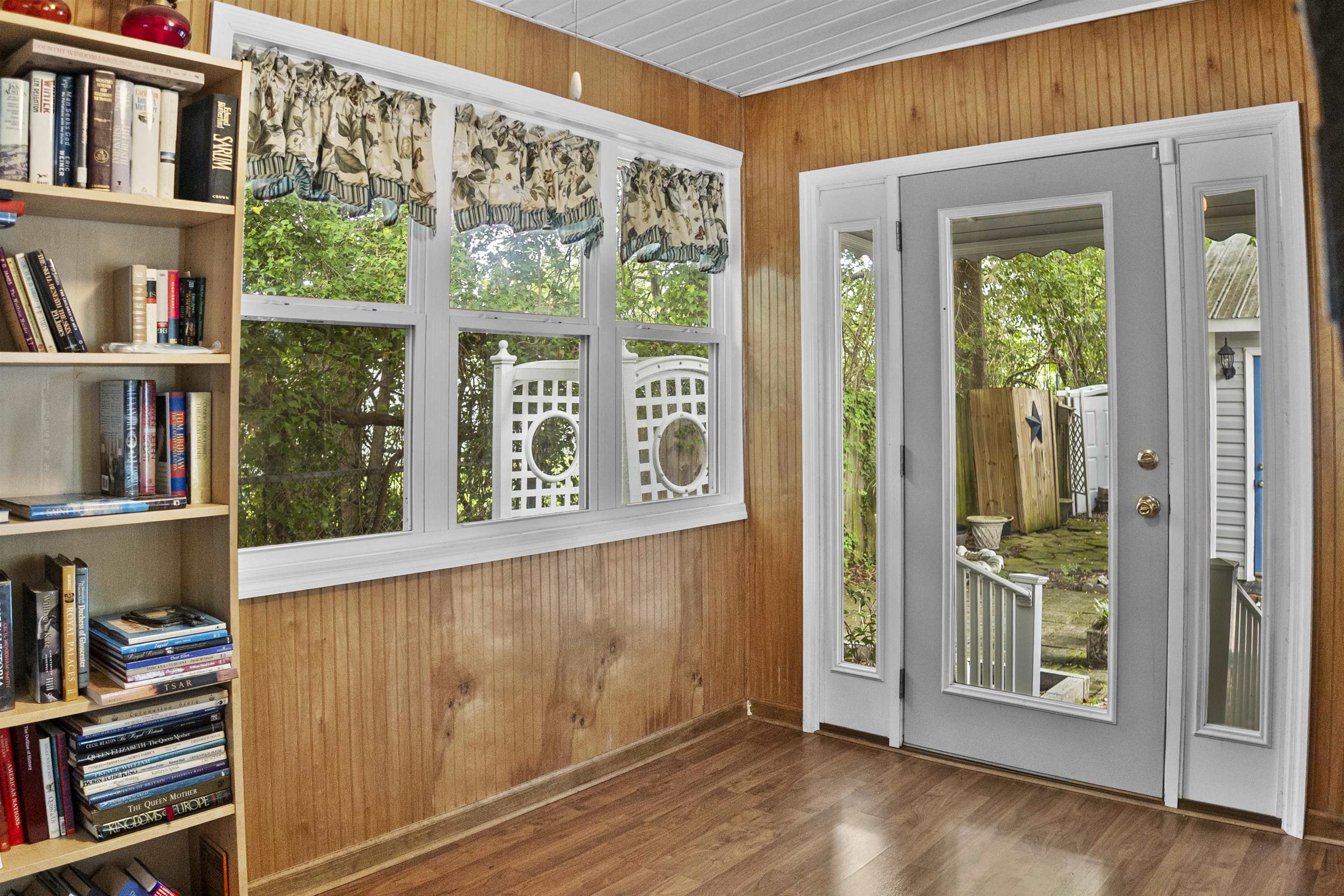 209 Melrose Ave. Property Photo 11