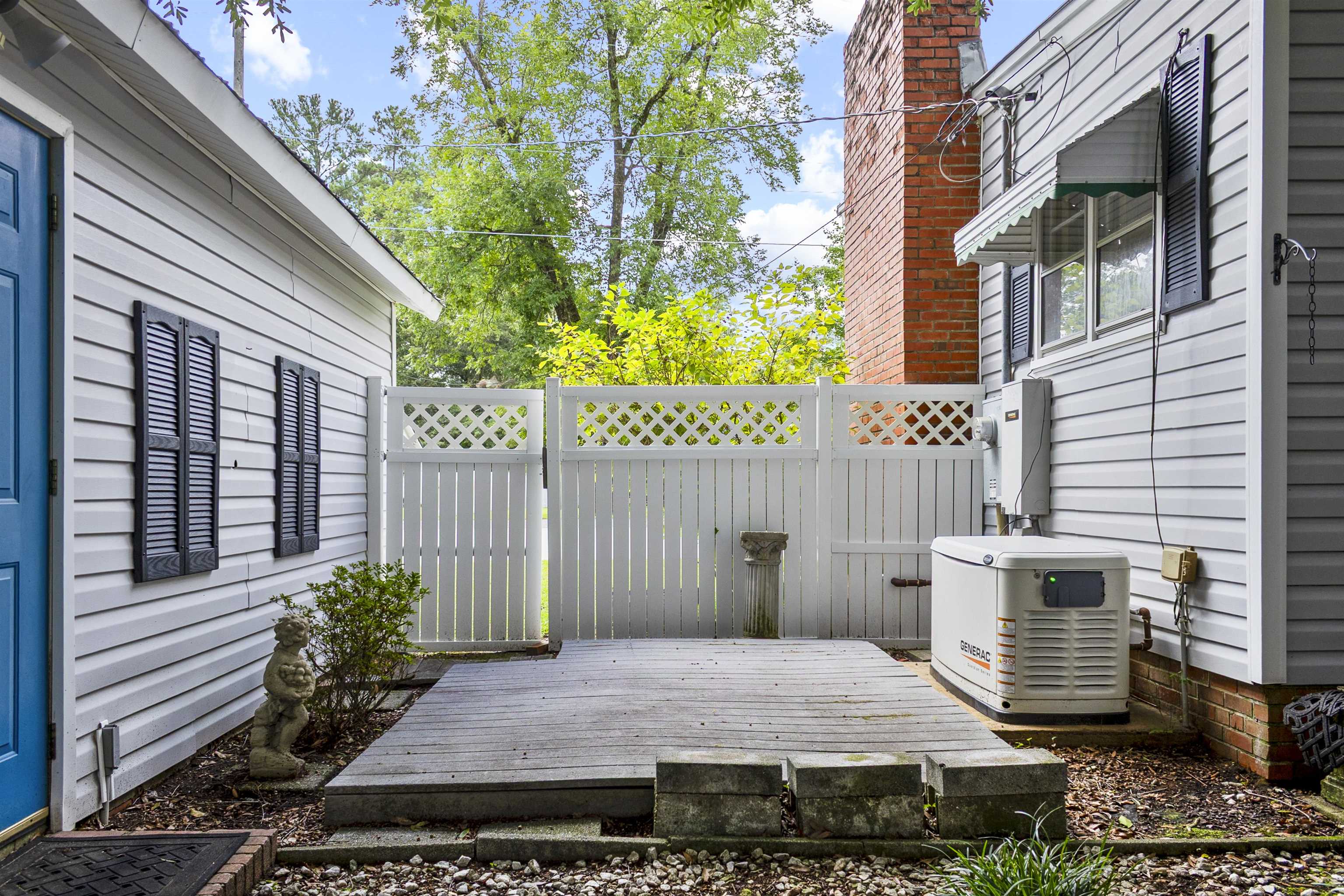 209 Melrose Ave. Property Photo 18