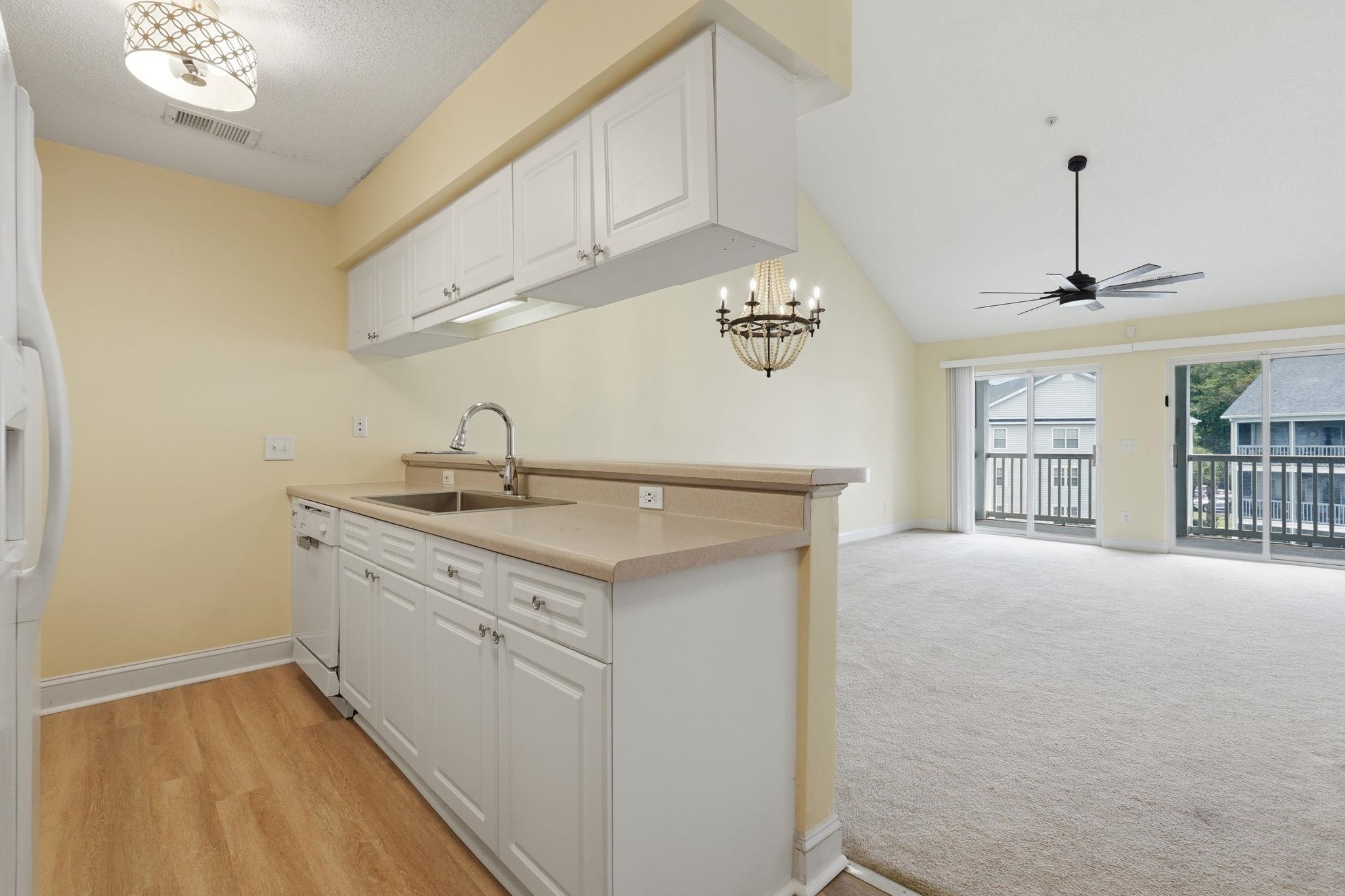 627 Woodmoor Dr. Property Photo 10