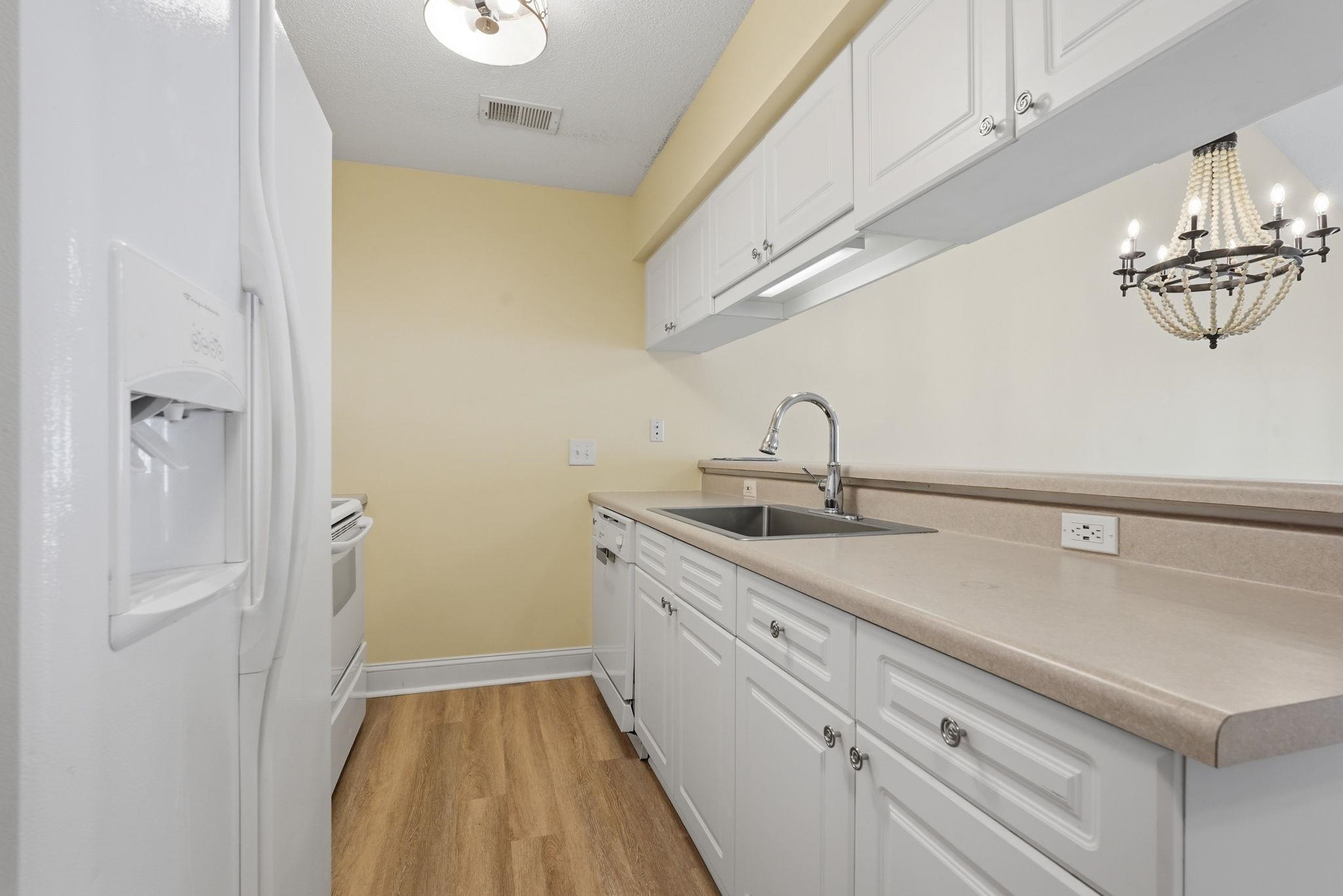 627 Woodmoor Dr. Property Photo 11