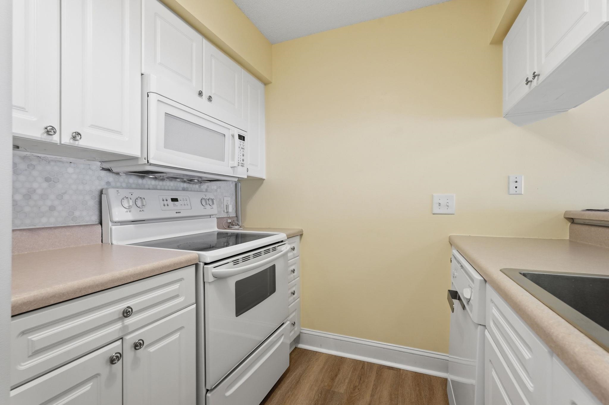 627 Woodmoor Dr. Property Photo 12