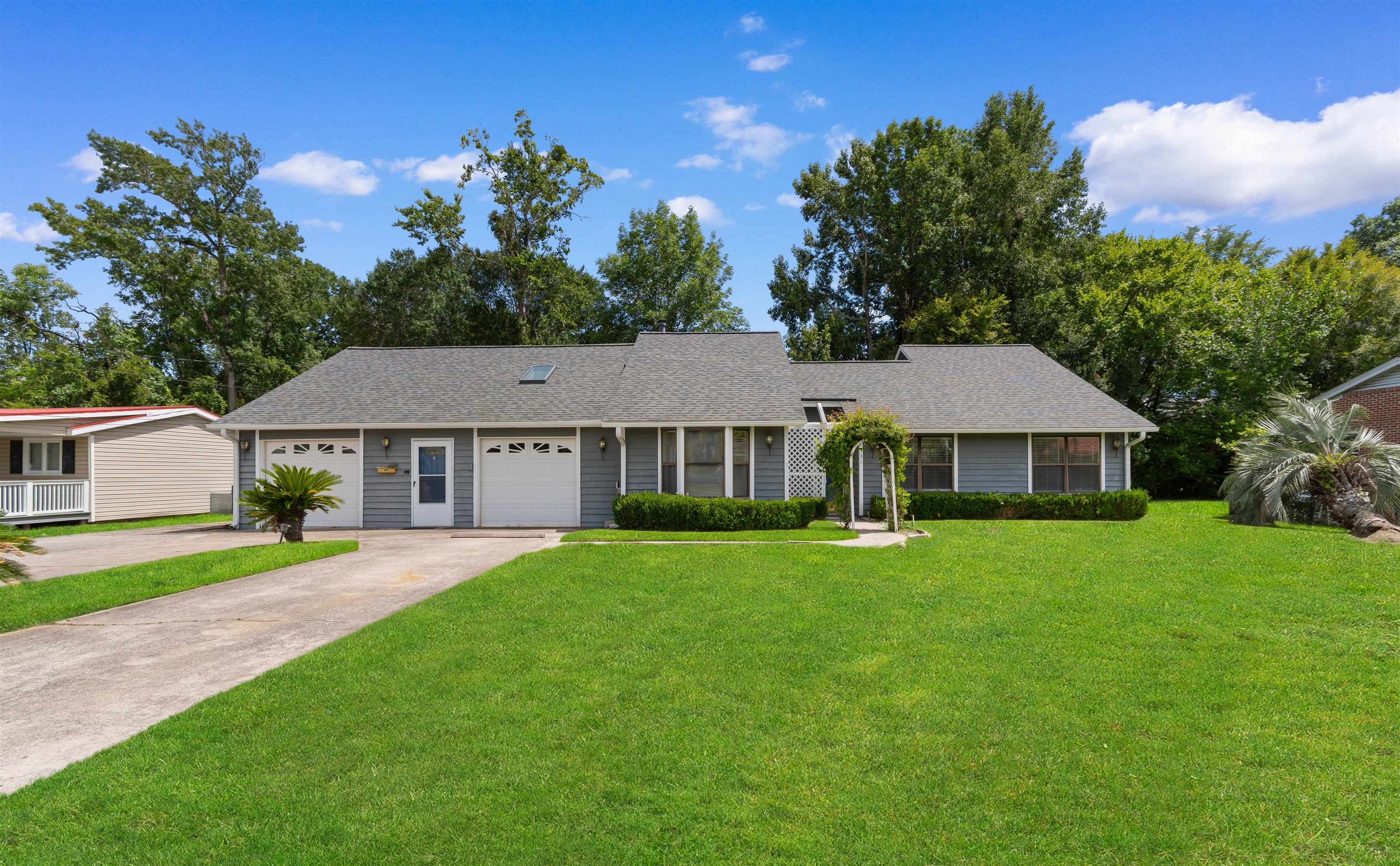 331 Waterside Dr. Property Photo 2