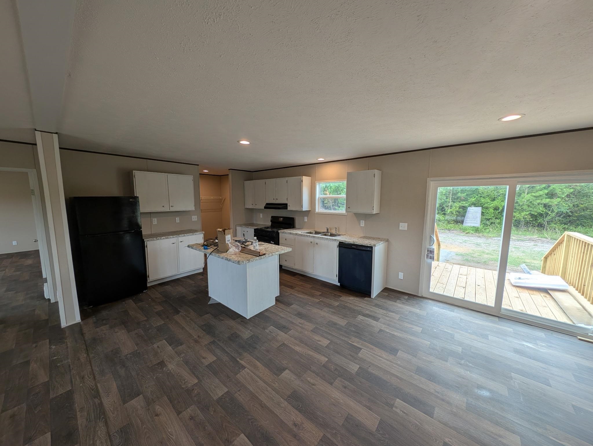 8565 Black Creek Rd. Property Photo 3
