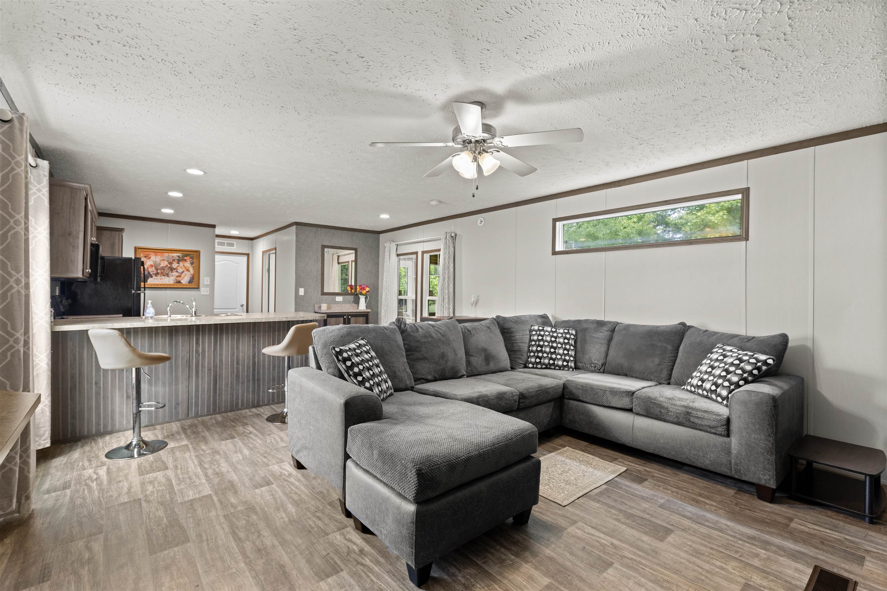 301 Allison Court Property Photo 4