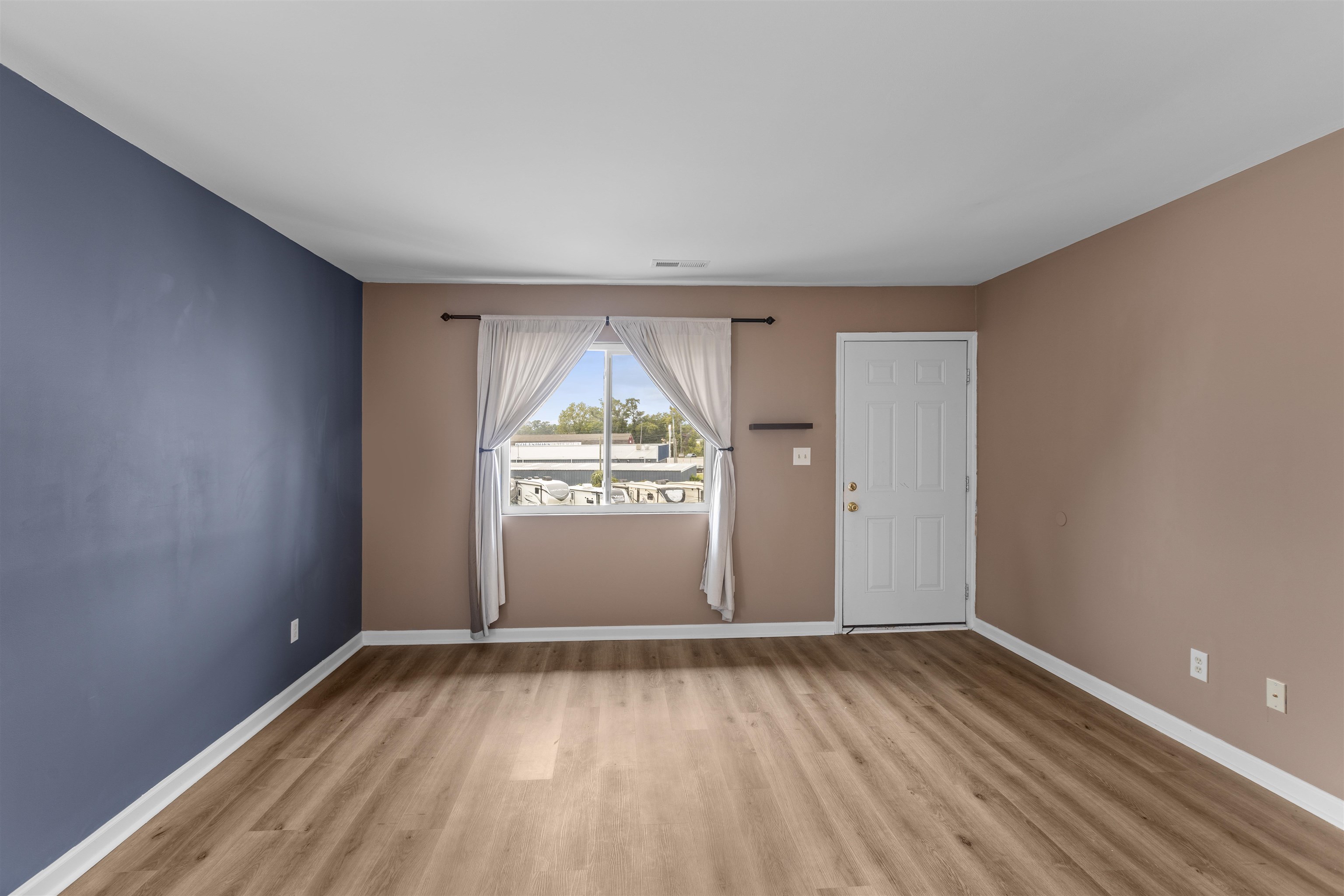 603 Wagon Wheel Rd. Property Photo 8