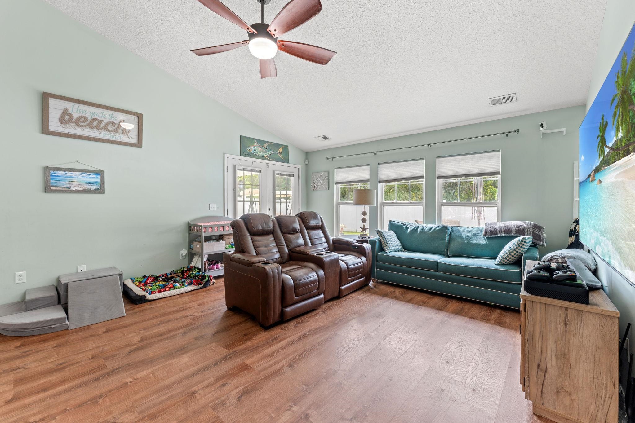 625 Old Castle Loop Property Photo 8