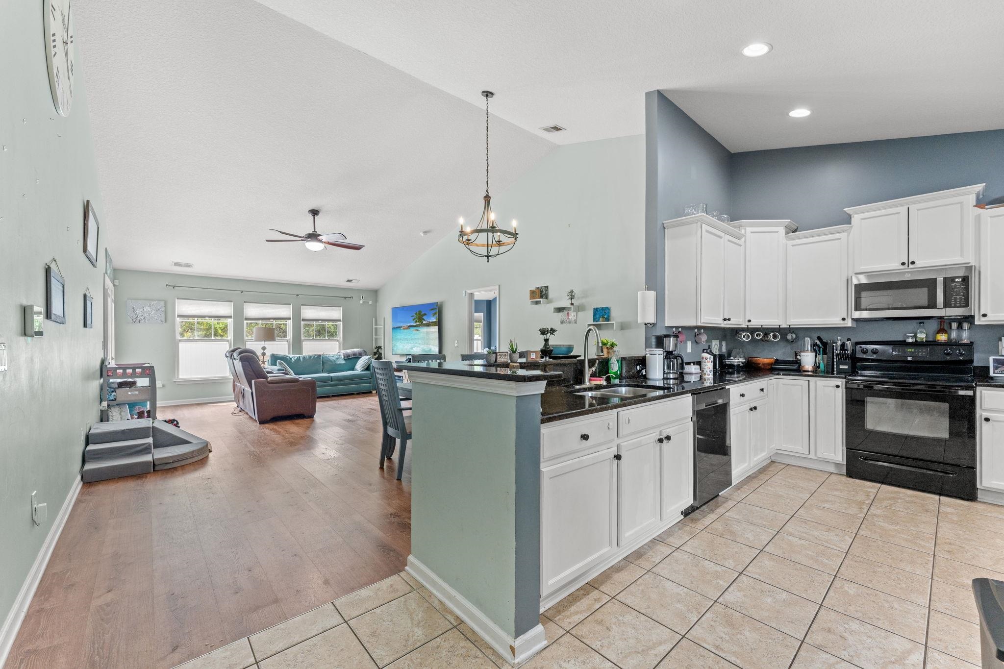 625 Old Castle Loop Property Photo 11