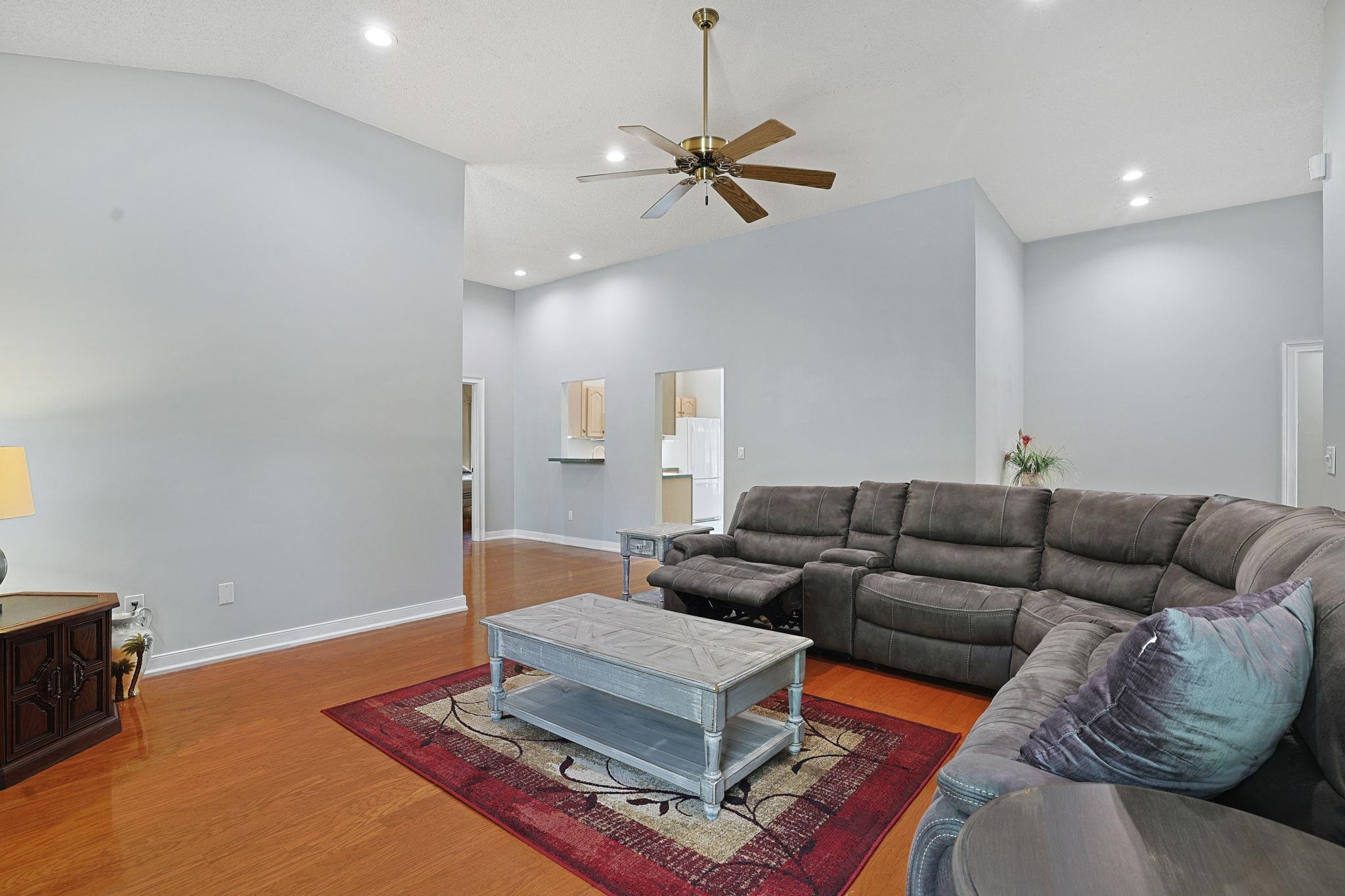 4238 Edgefield Rd. Property Photo 5