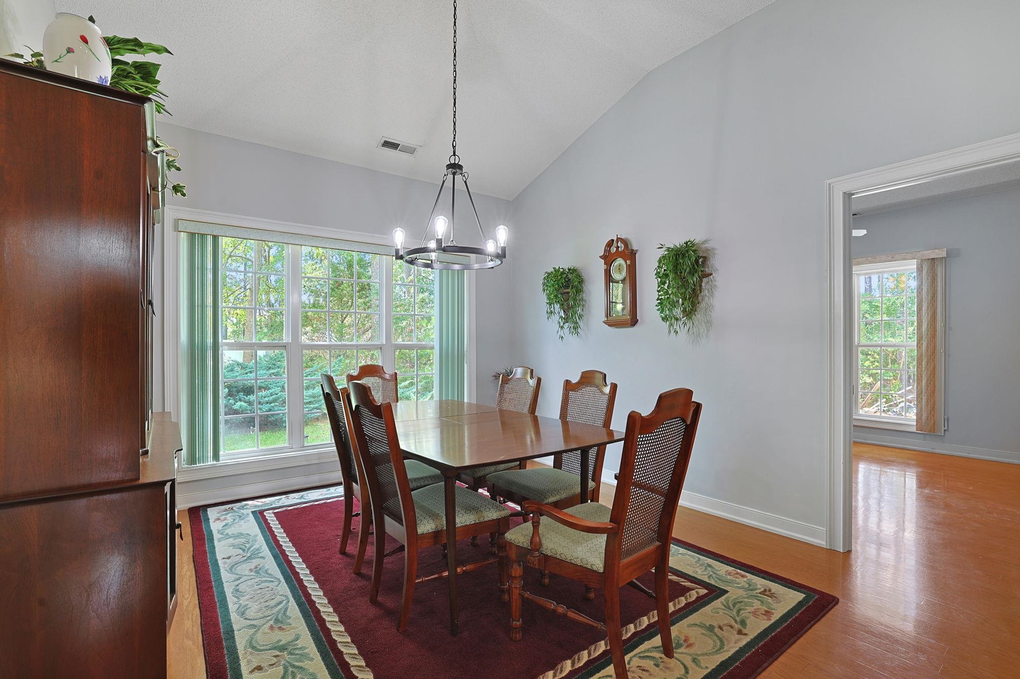 4238 Edgefield Rd. Property Photo 6