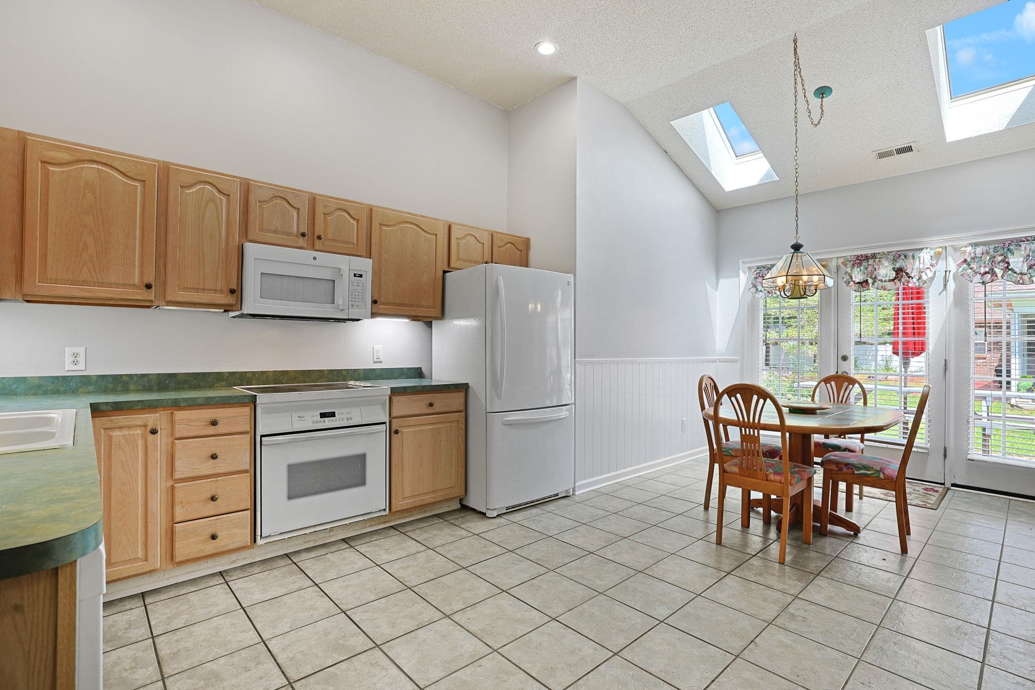 4238 Edgefield Rd. Property Photo 10