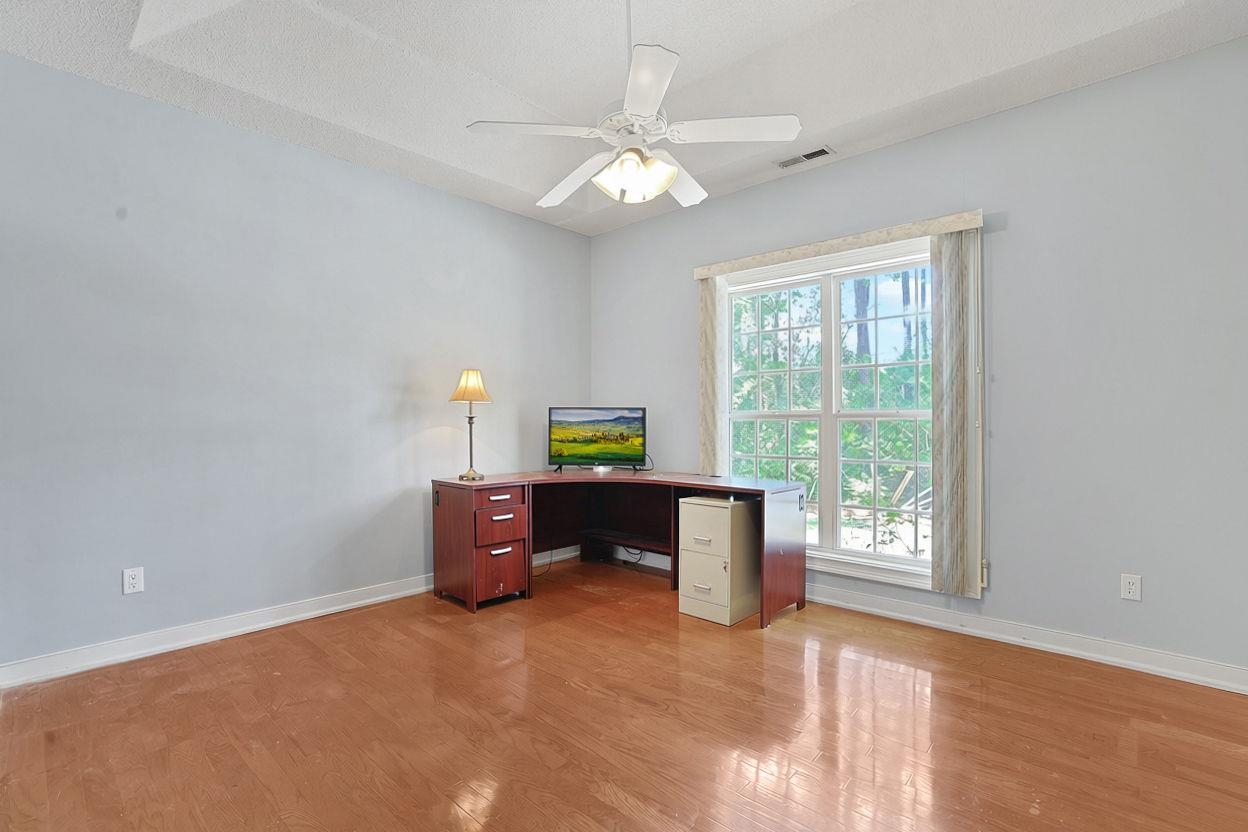 4238 Edgefield Rd. Property Photo 13