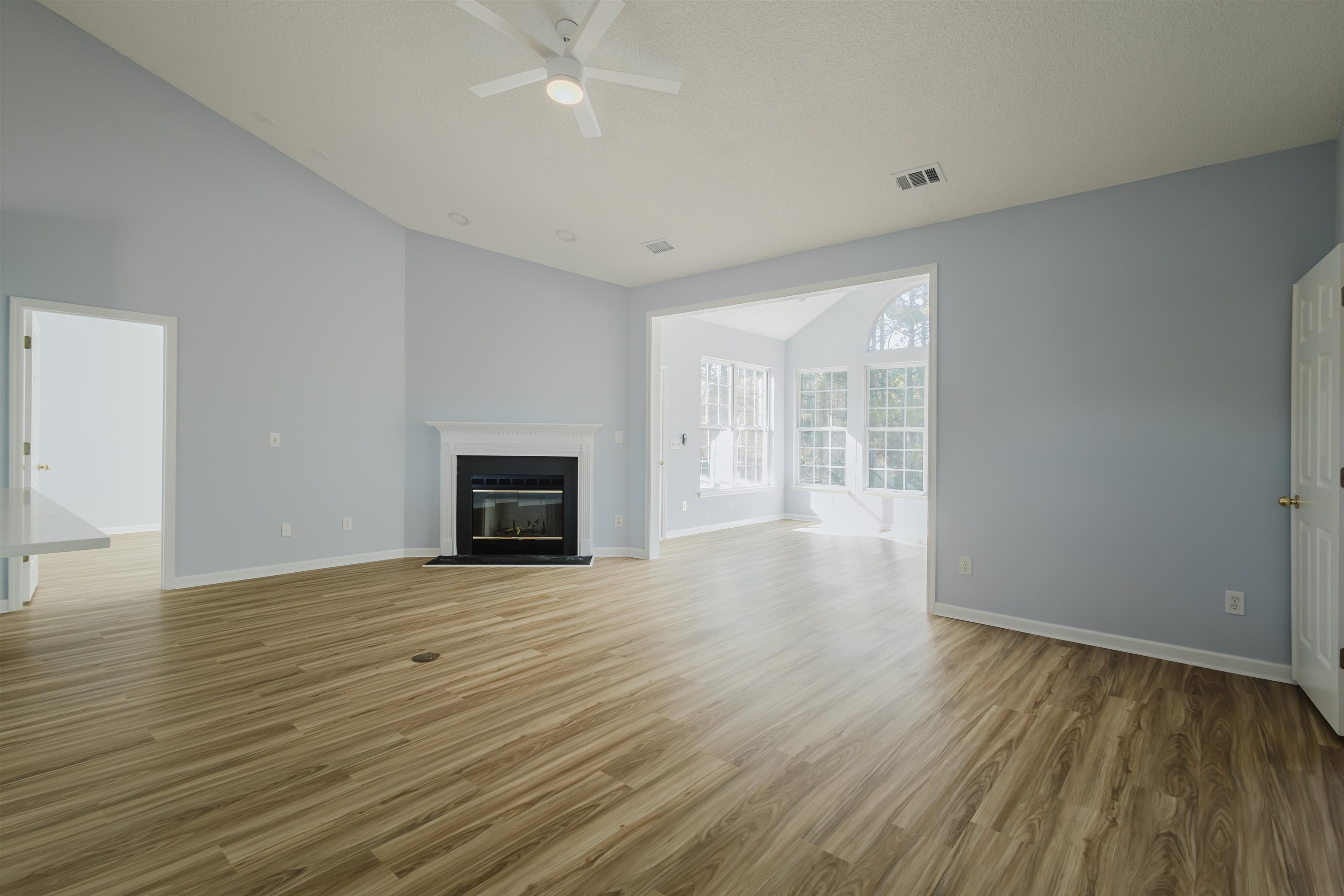 6011 Mossy Oaks Dr. Property Photo 9