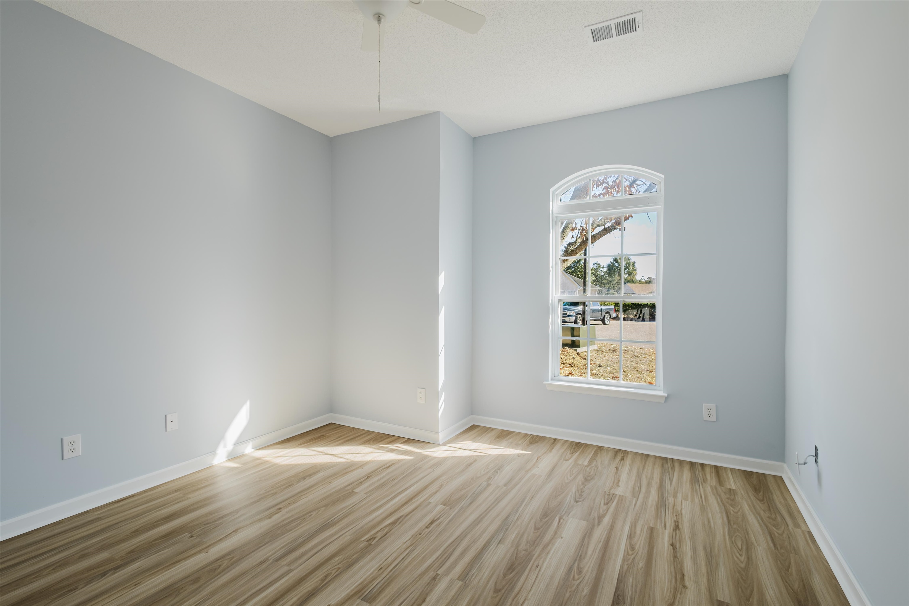 6011 Mossy Oaks Dr. Property Photo 21