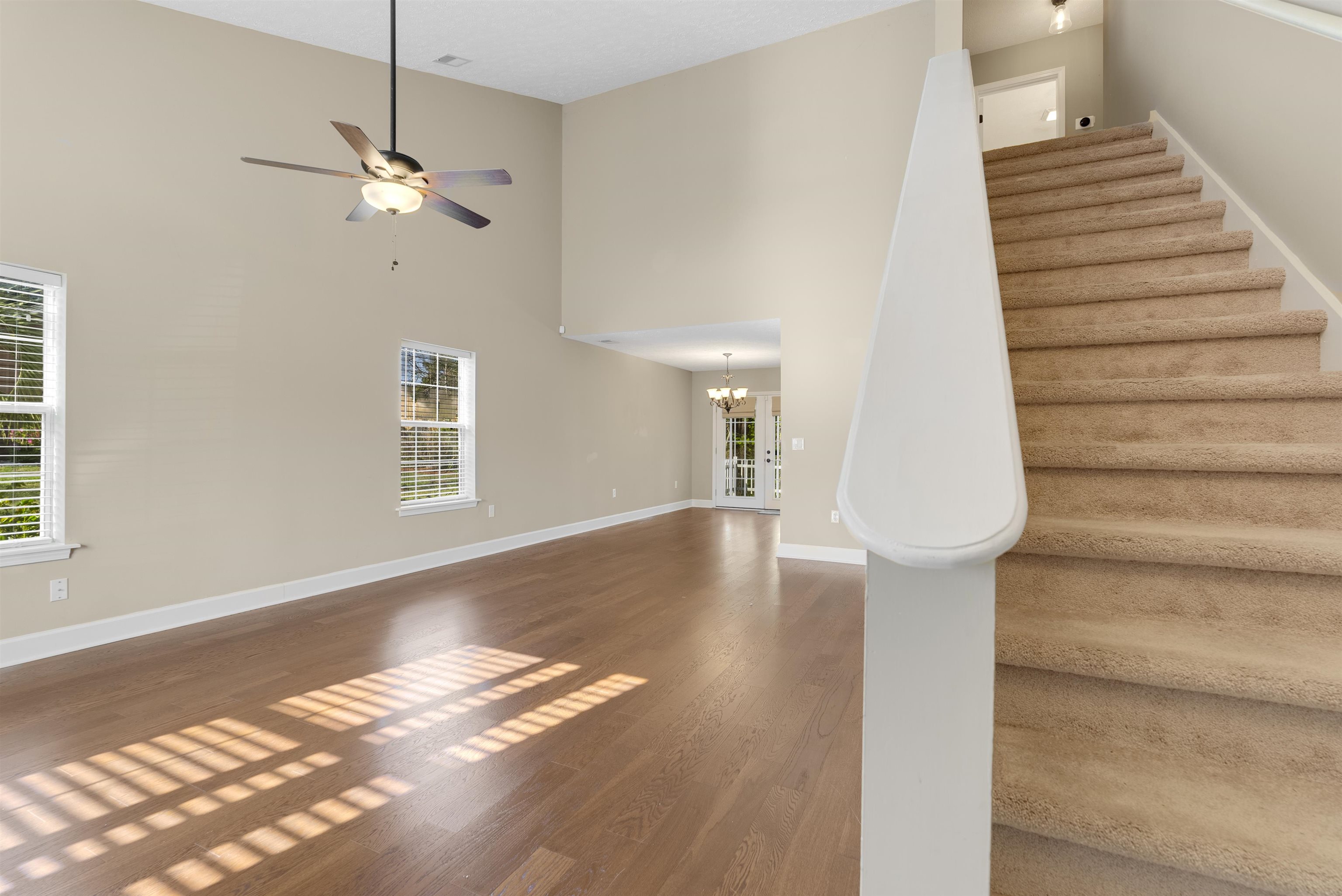 4533 Greenbriar Dr. Property Photo 4