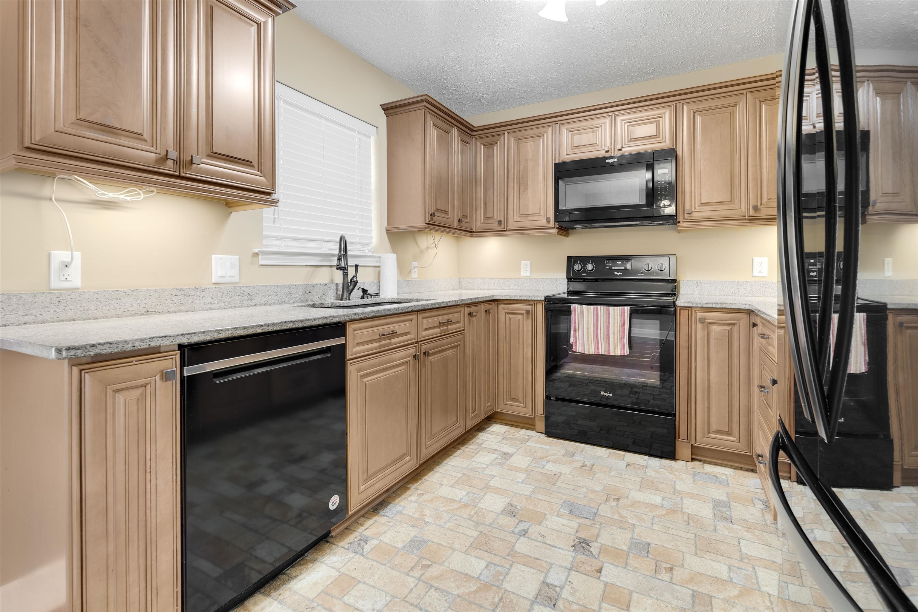 4533 Greenbriar Dr. Property Photo 13
