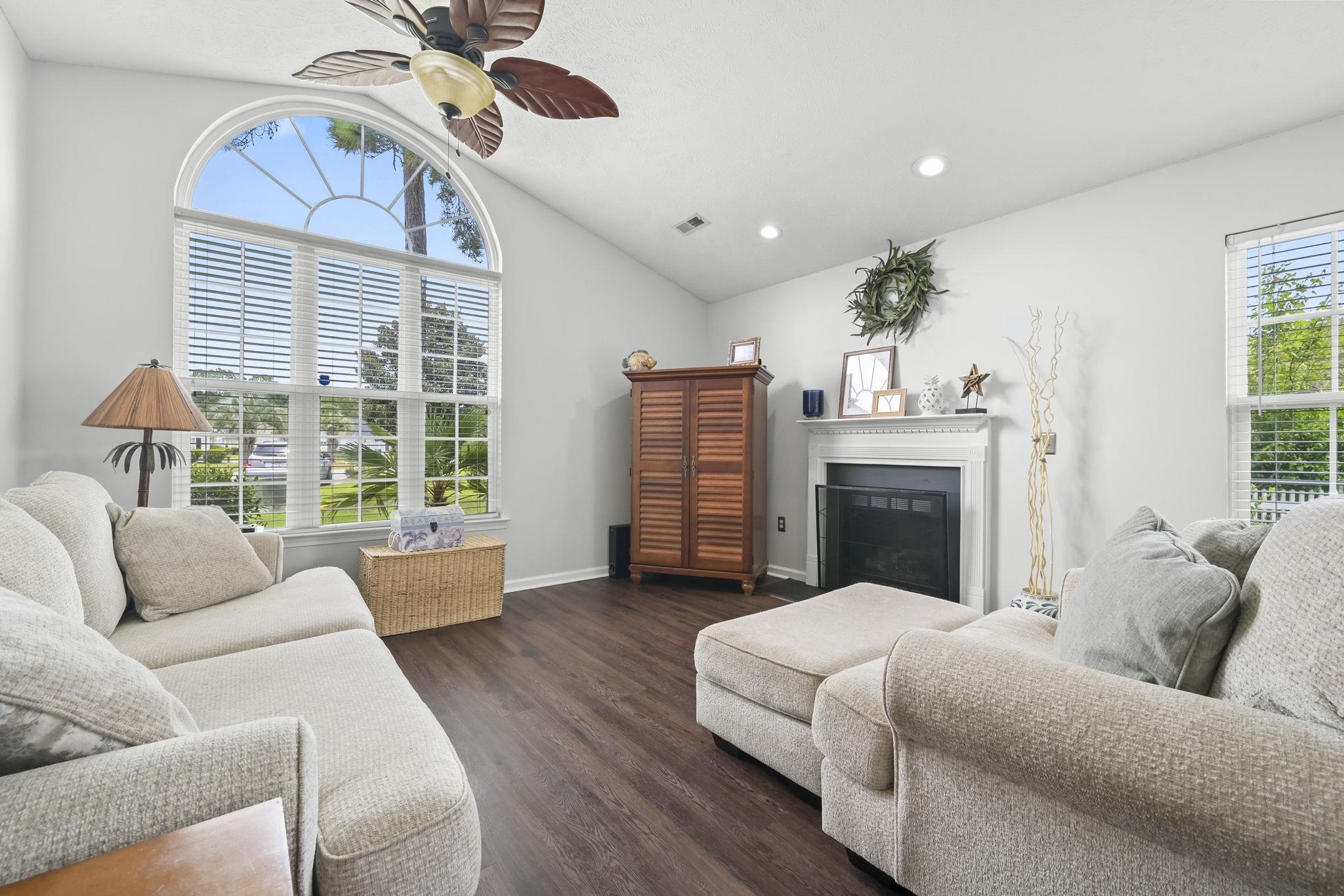 1505 Riley Ct. Property Photo 6