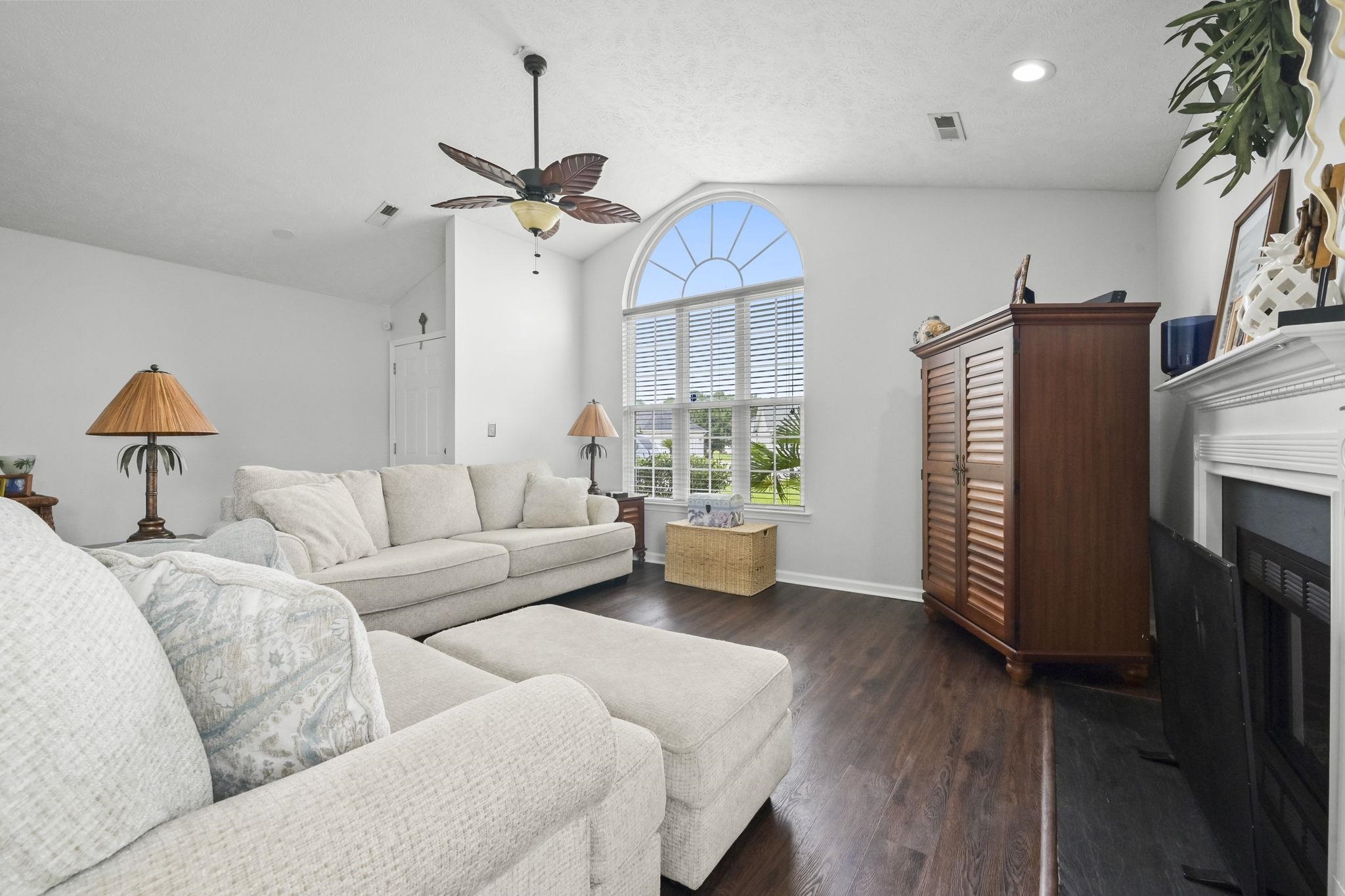 1505 Riley Ct. Property Photo 8