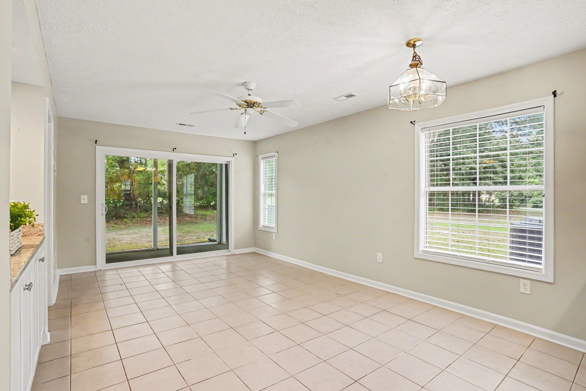 623 Tupelo Ln. Property Photo 8