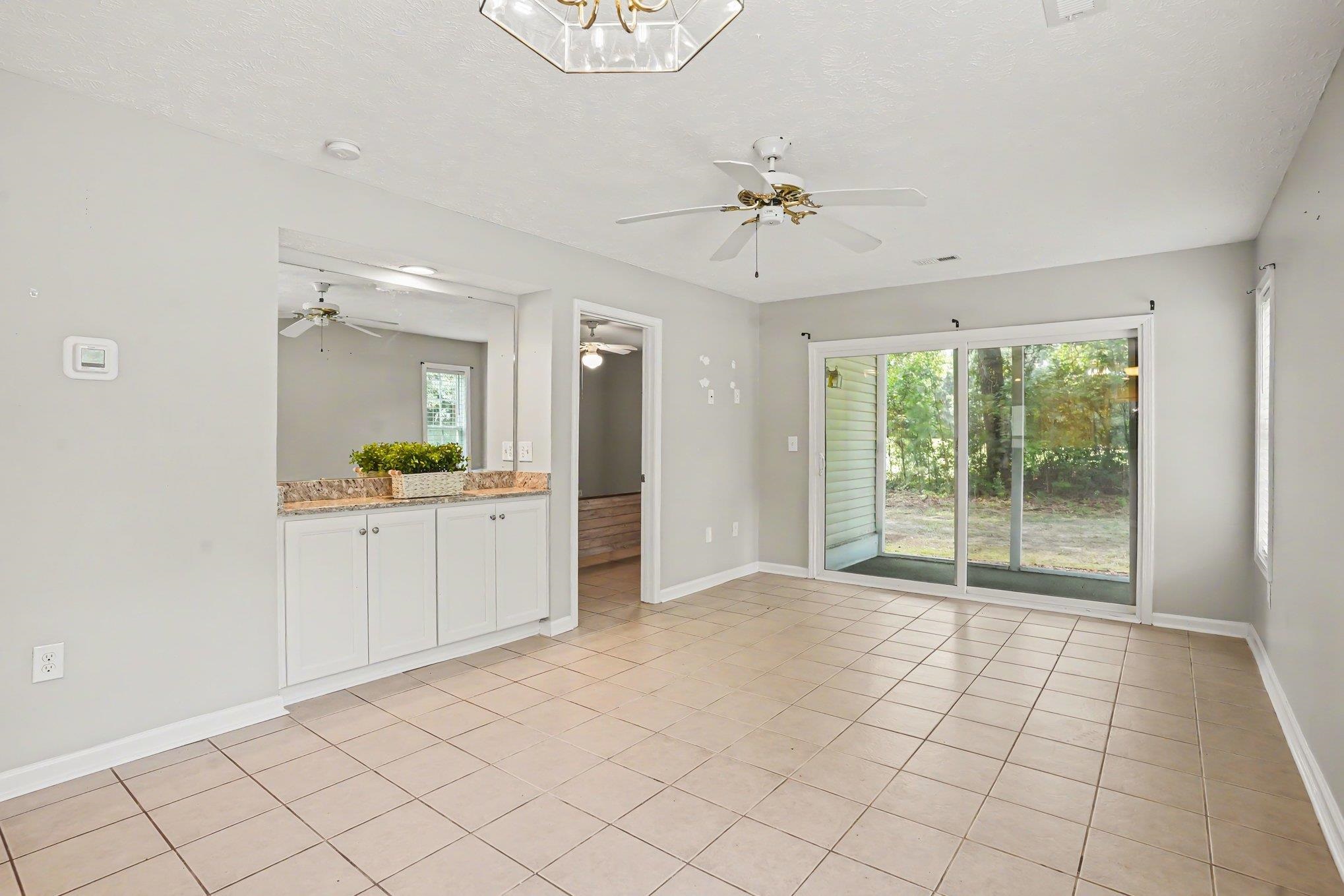 623 Tupelo Ln. Property Photo 9
