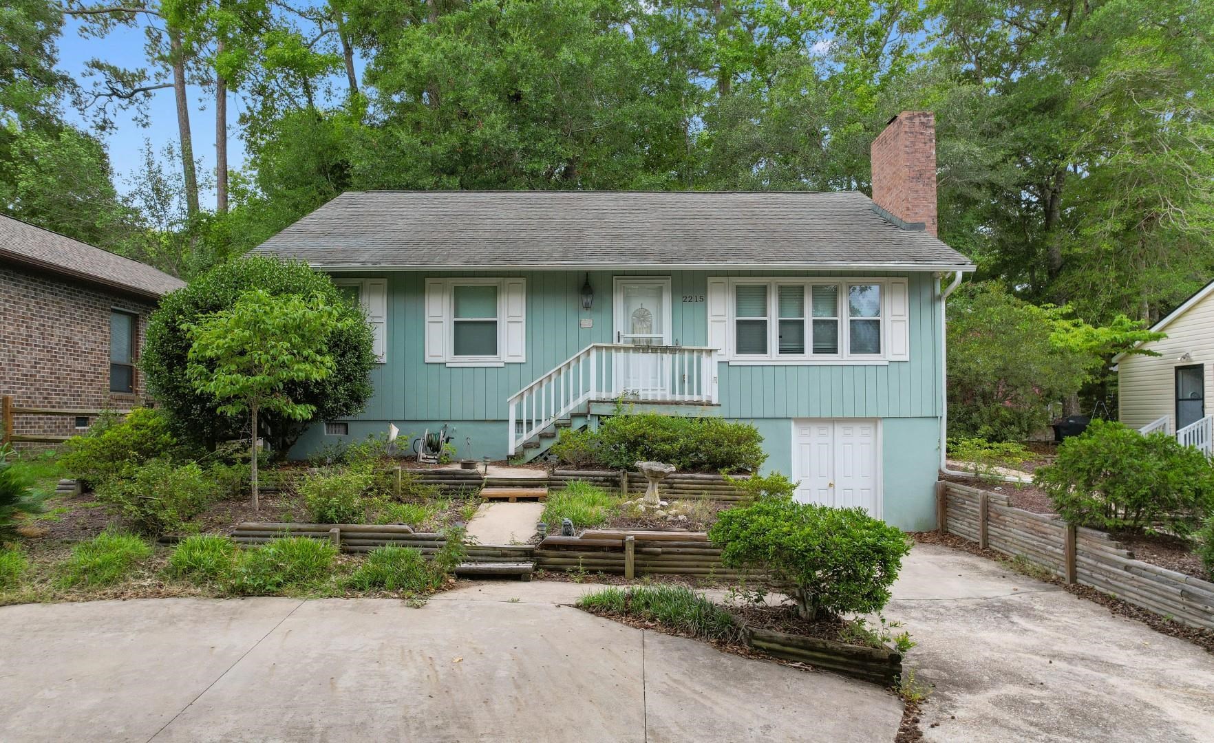 2215 Jefferson Circle Property Photo 1