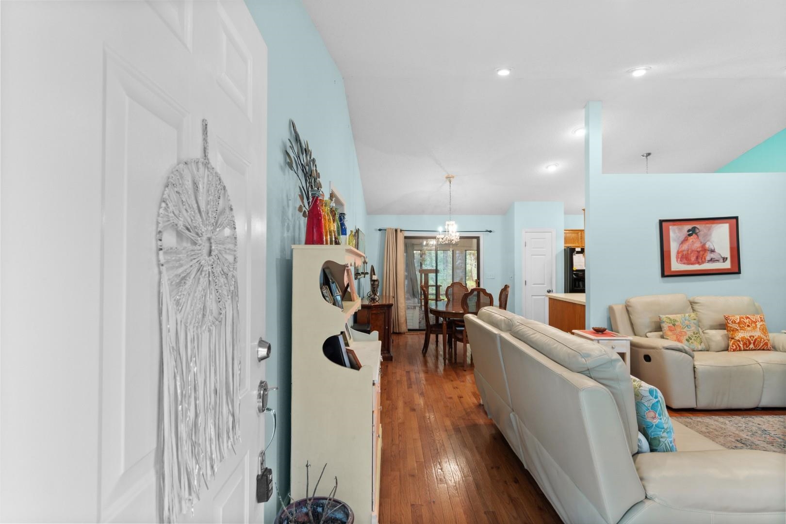 2215 Jefferson Circle Property Photo 3
