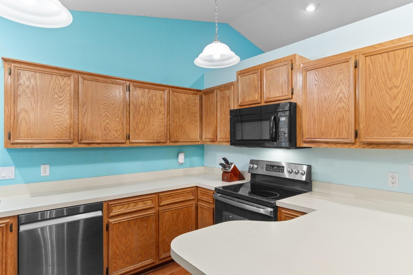 2215 Jefferson Circle Property Photo 5