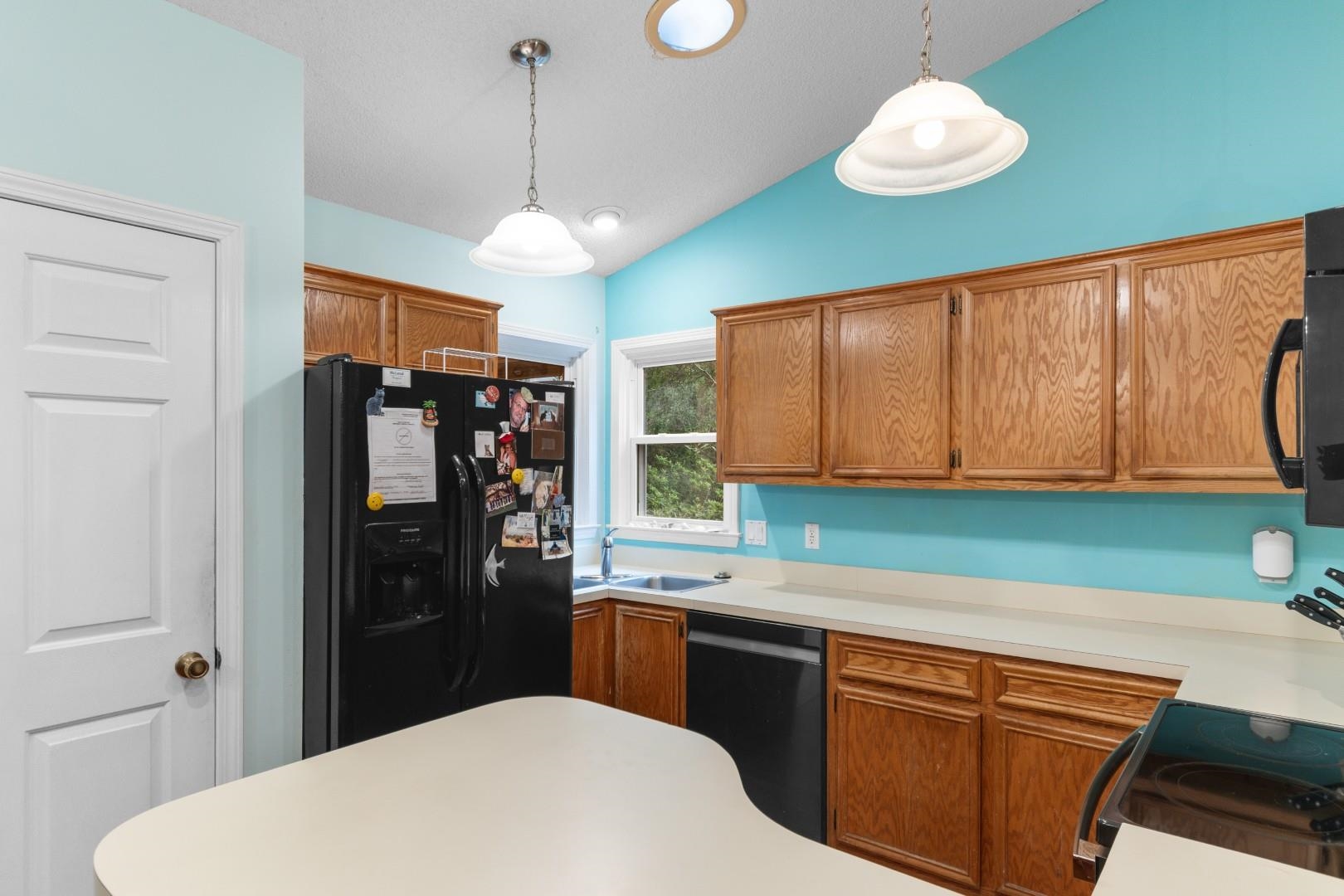 2215 Jefferson Circle Property Photo 6