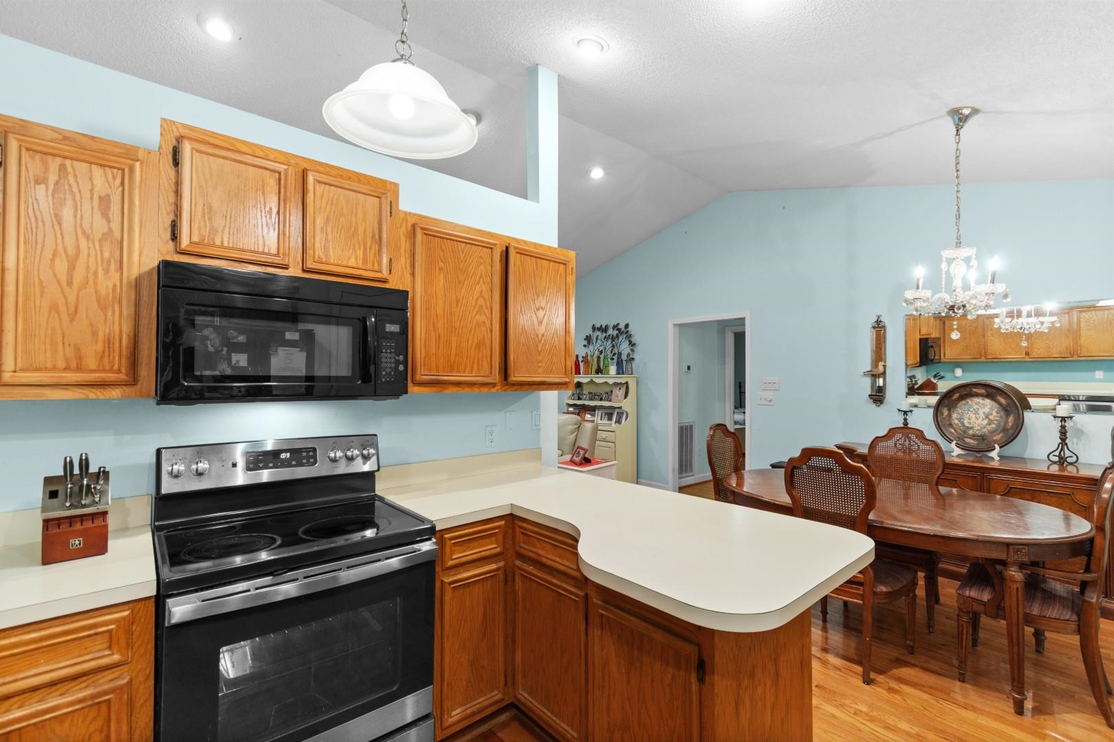 2215 Jefferson Circle Property Photo 7