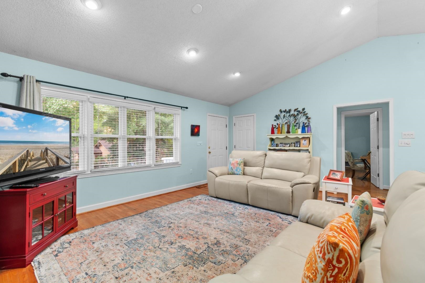 2215 Jefferson Circle Property Photo 12