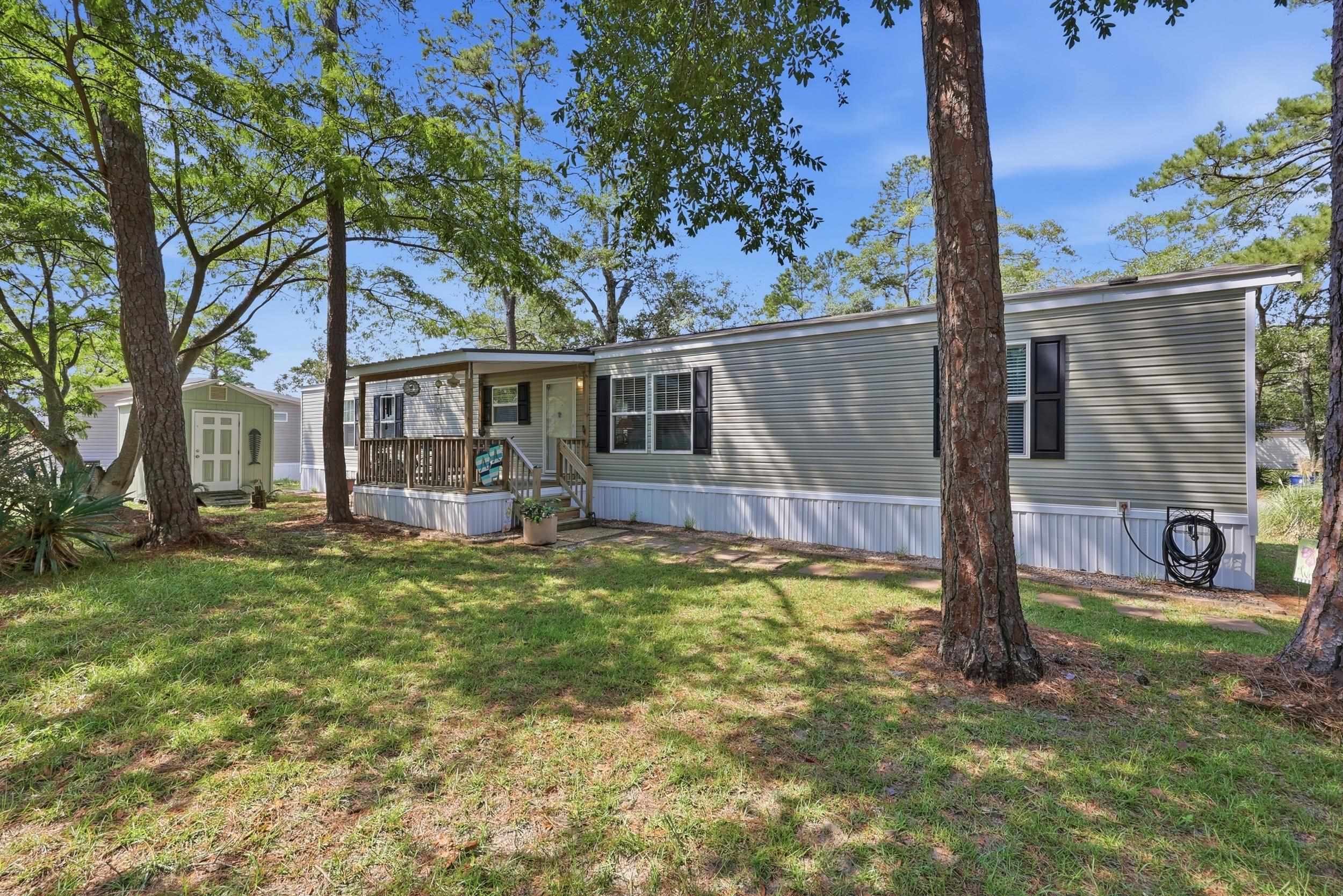 4604 Albatross St. Property Photo 1
