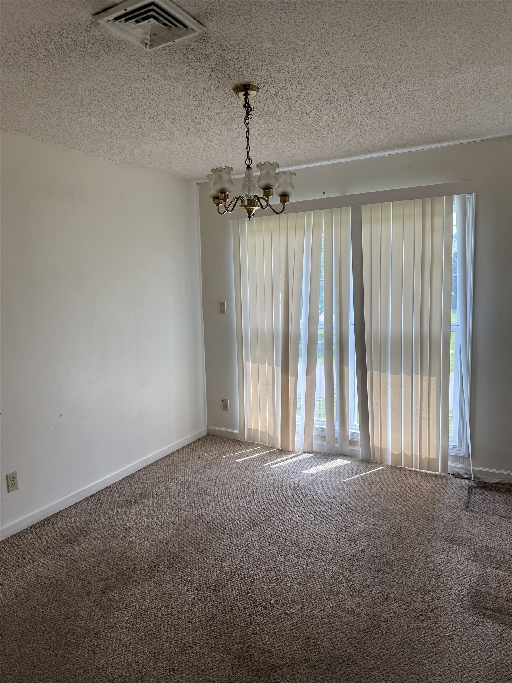 2000 Greens Blvd. Property Photo 5