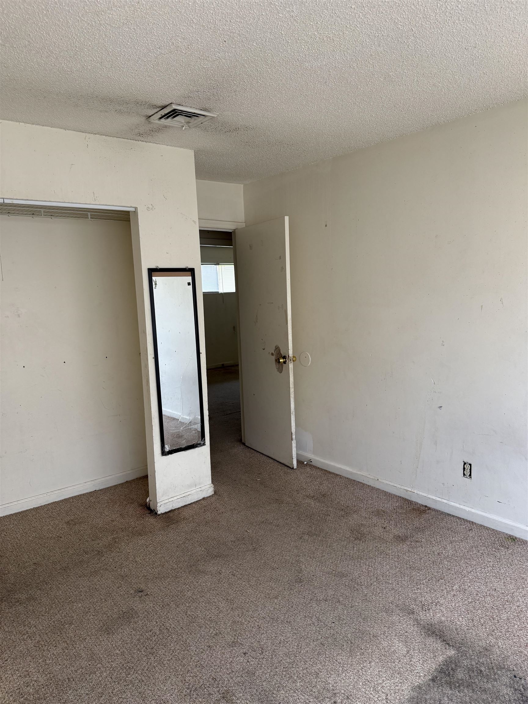2000 Greens Blvd. Property Photo 19