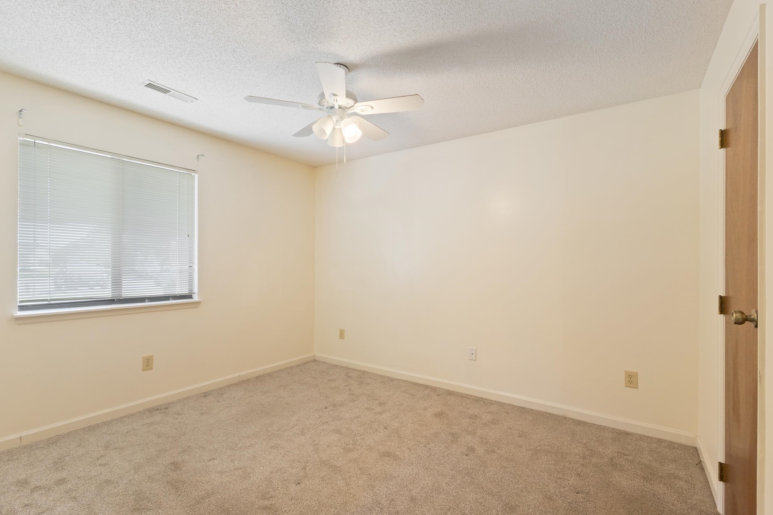 1095 Plantation Dr. W Property Photo 11