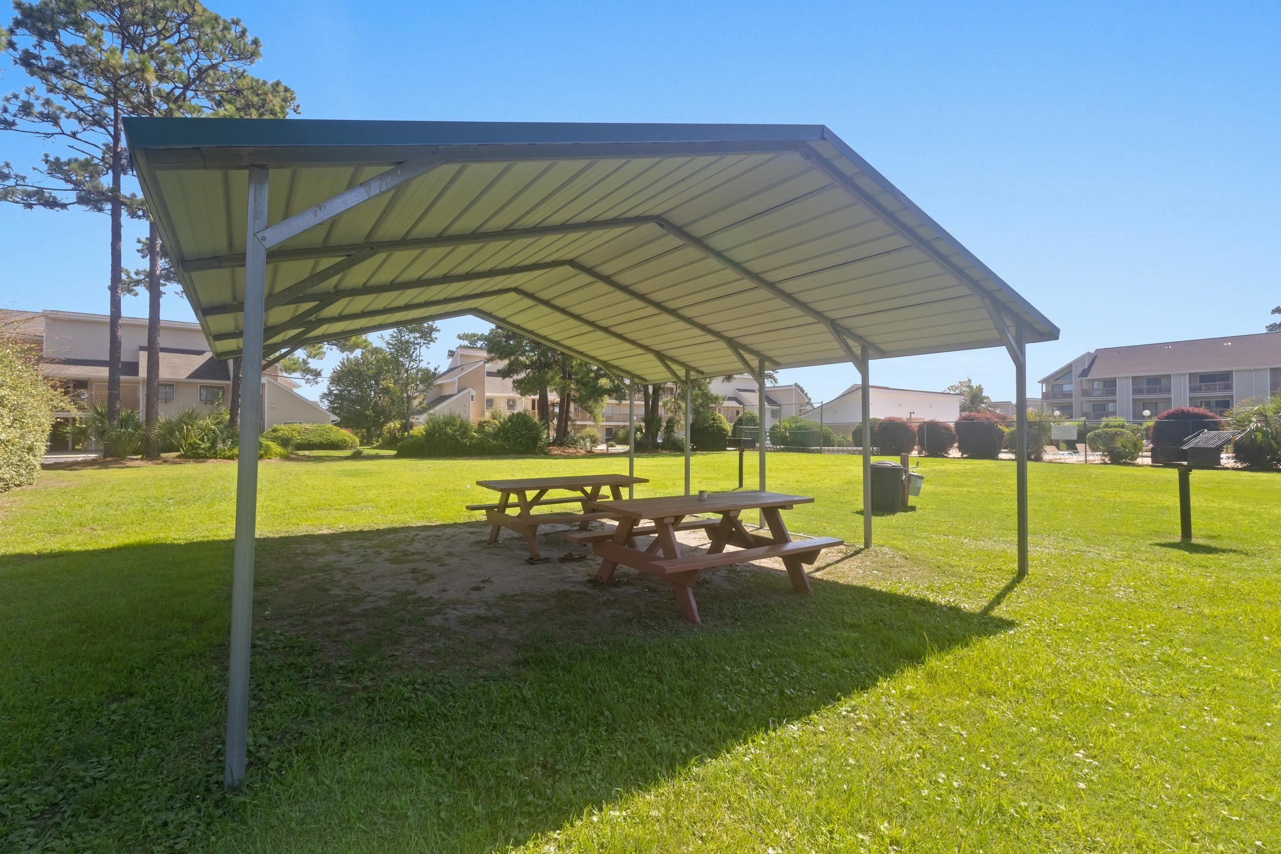 1095 Plantation Dr. W Property Photo 40
