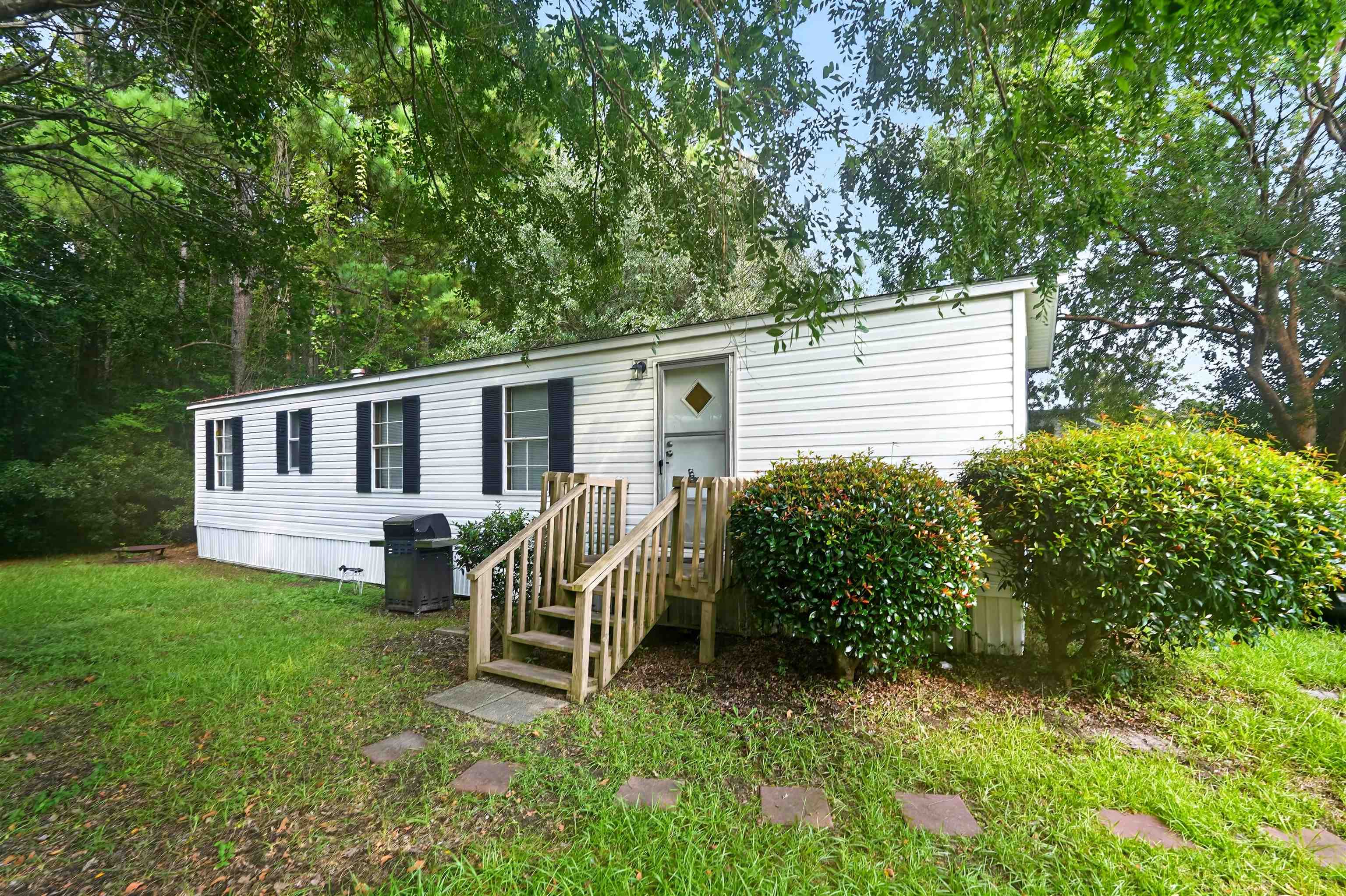 869 Hilander Dr. Property Photo 3