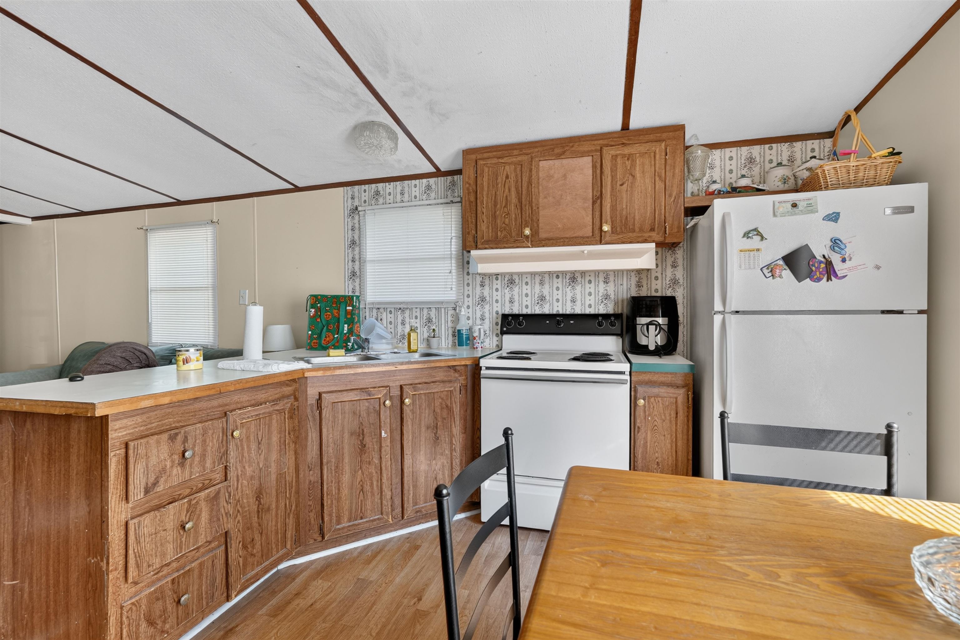 869 Hilander Dr. Property Photo 6