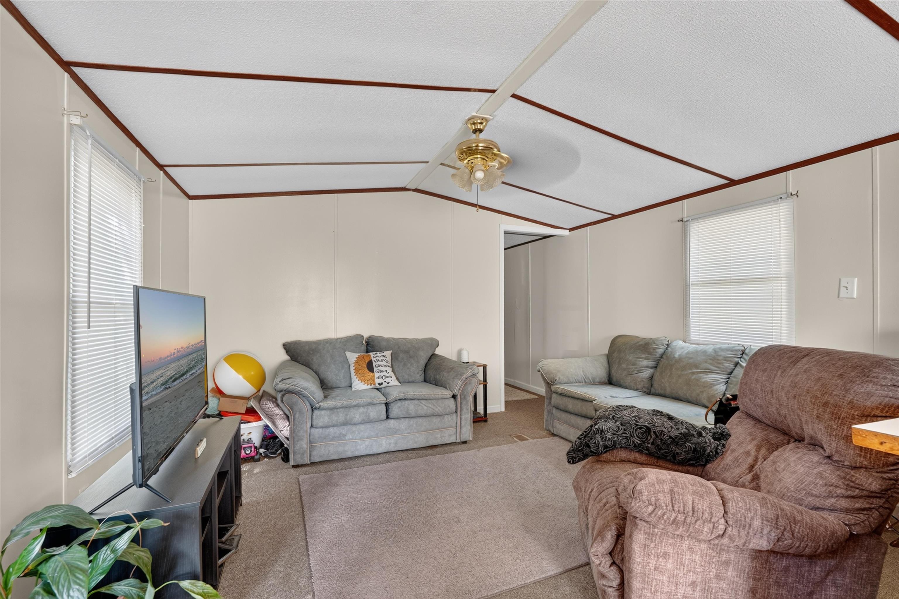 869 Hilander Dr. Property Photo 10