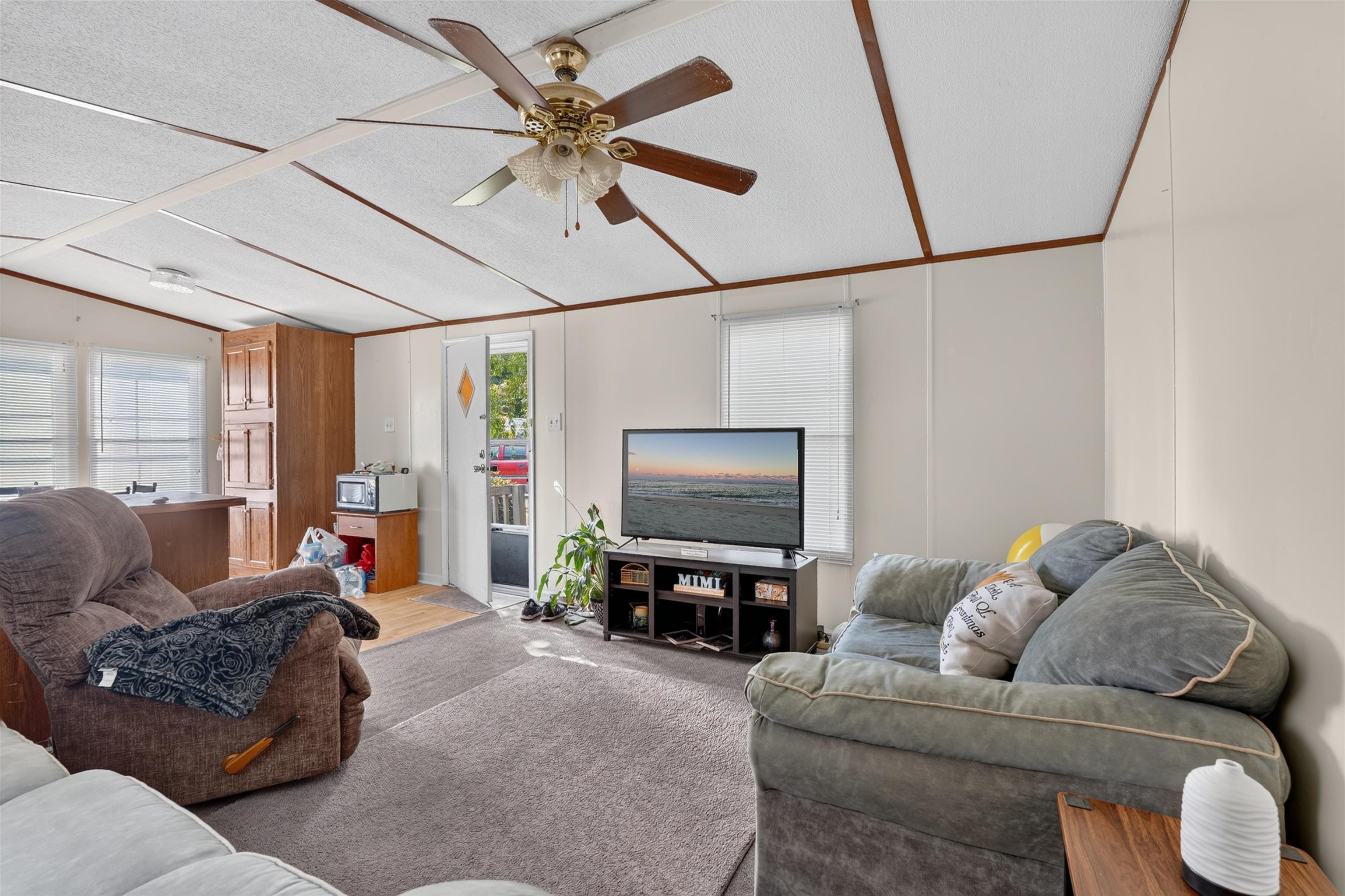 869 Hilander Dr. Property Photo 11