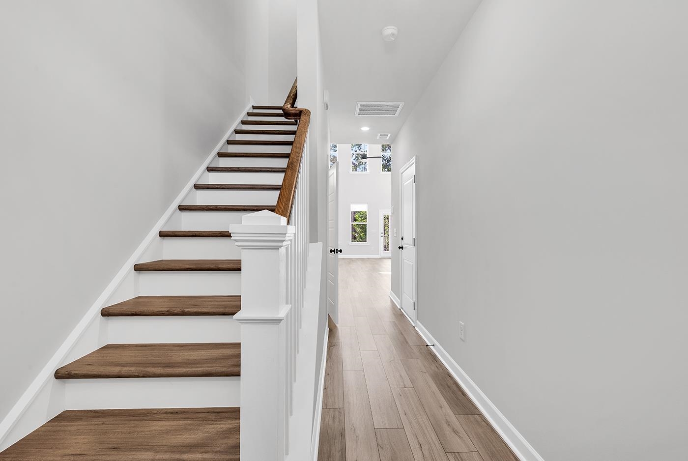 408 Ireland Way Property Photo 2
