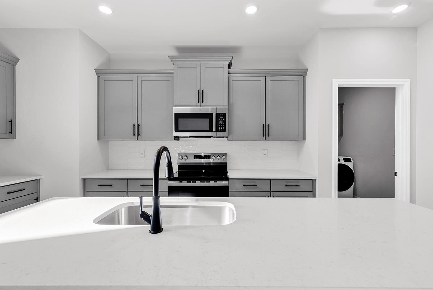 408 Ireland Way Property Photo 21